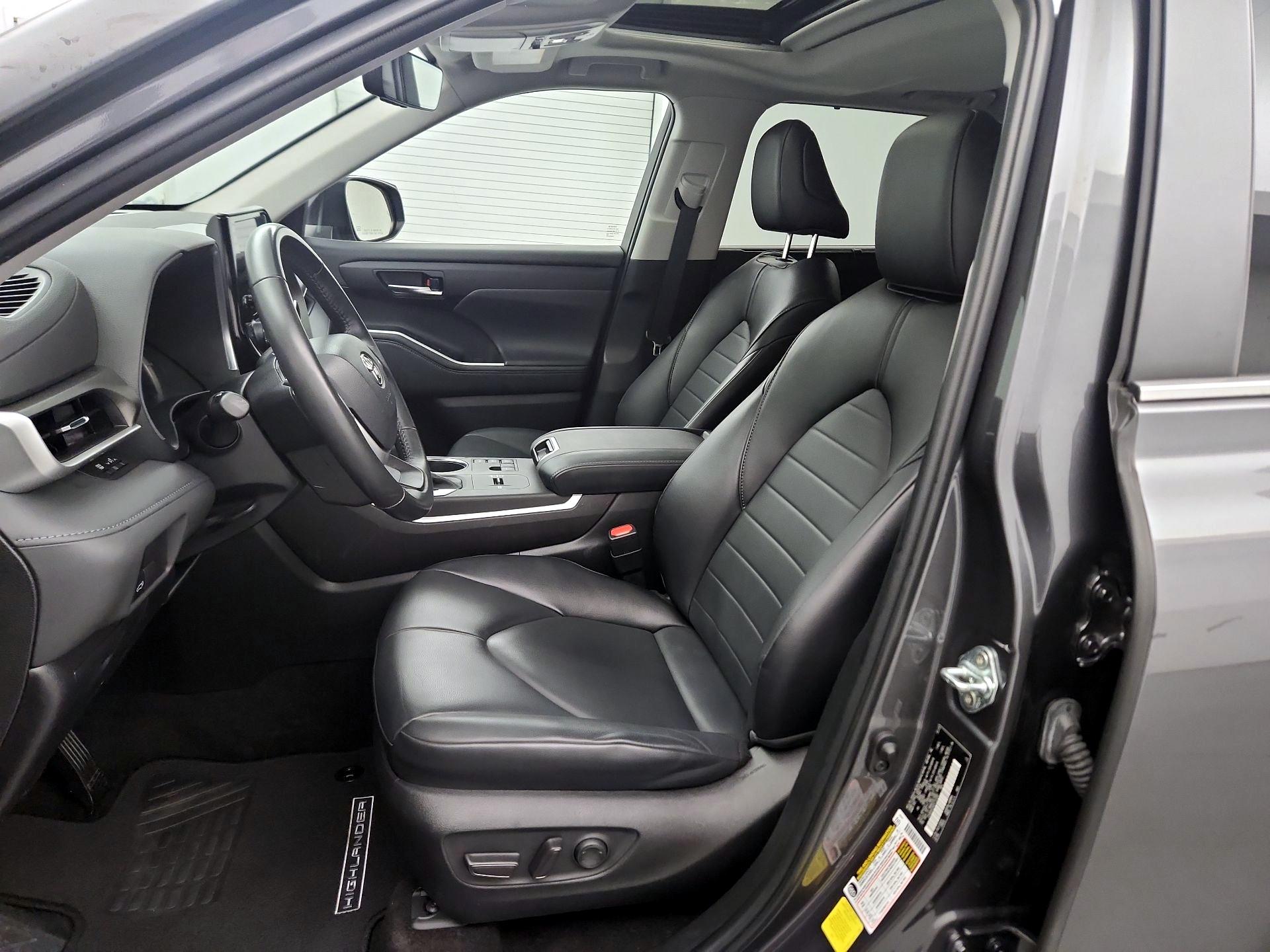 Thumbnail: 2023 Toyota Highlander - 11