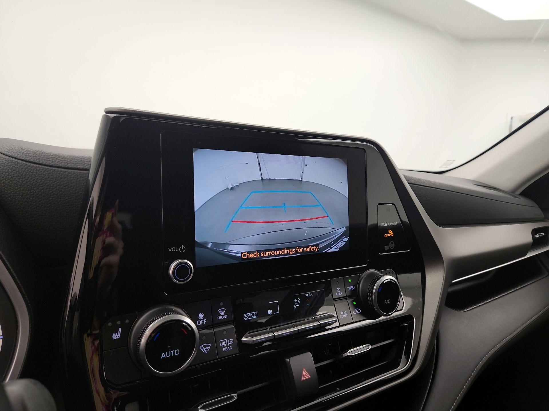 Thumbnail: 2023 Toyota Highlander - 14