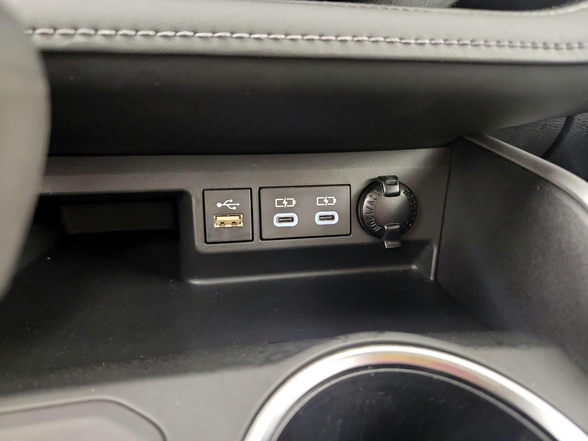 Thumbnail: 2023 Toyota Highlander - 18