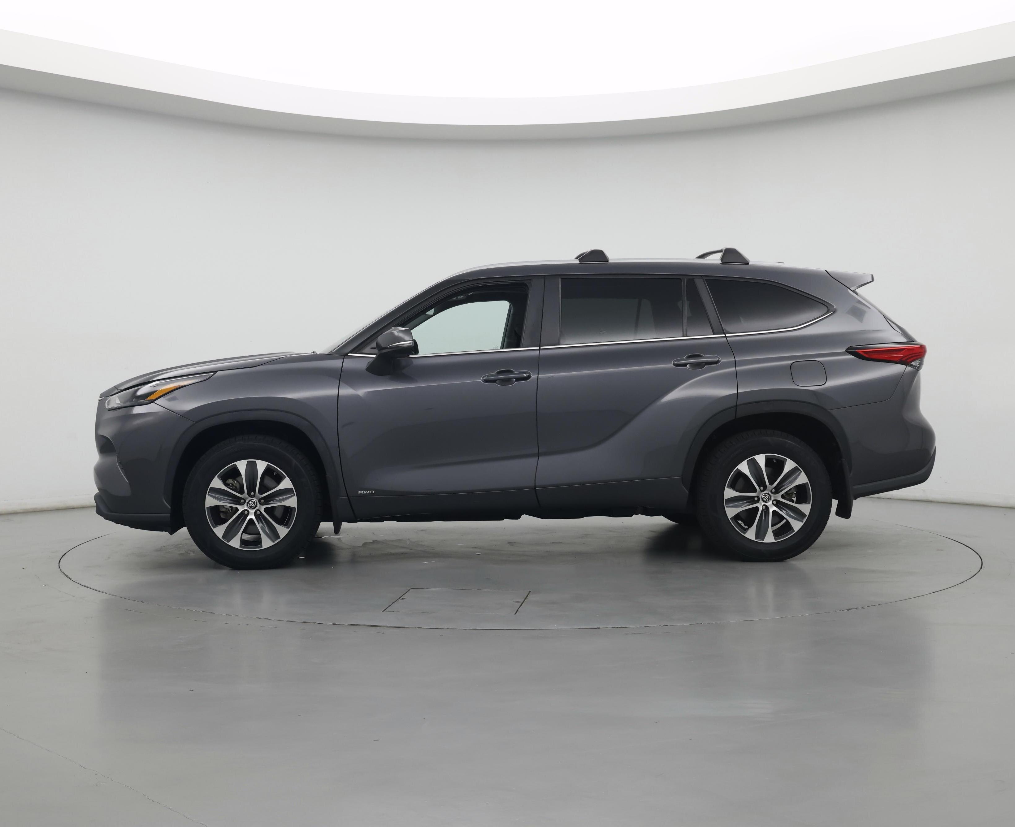 Thumbnail: 2023 Toyota Highlander - 3