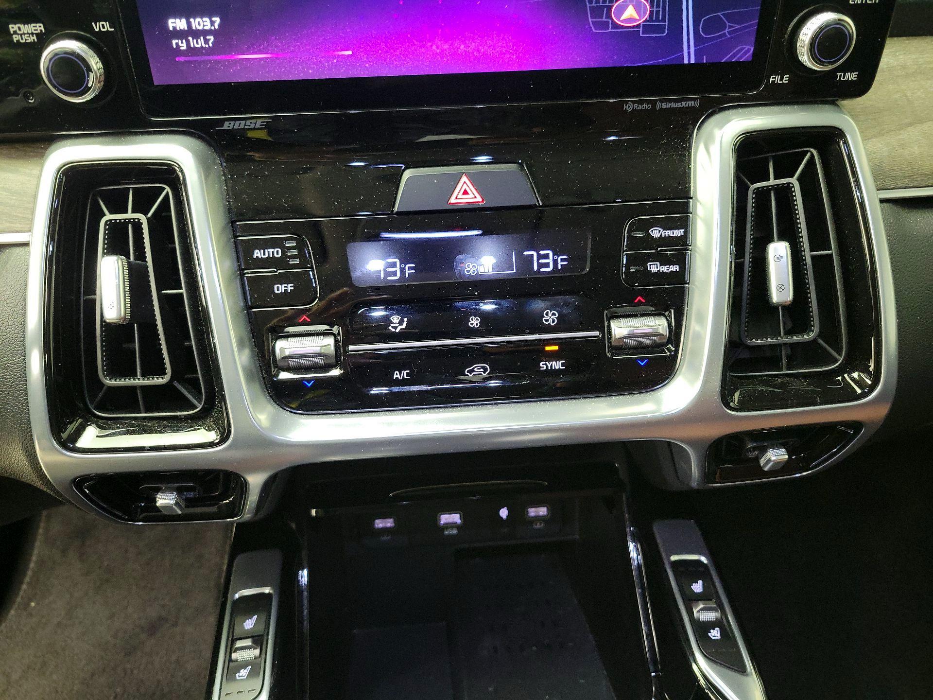 Thumbnail: 2023 Kia Sorento - 17