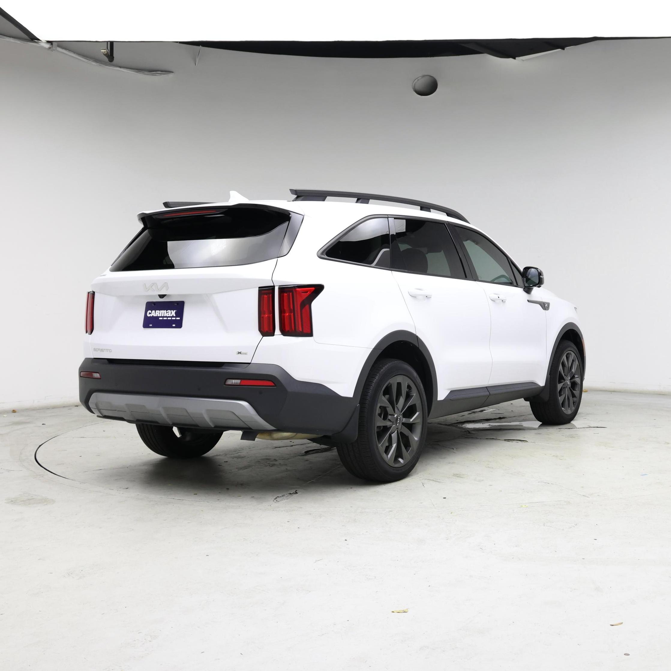 Thumbnail: 2023 Kia Sorento - 8