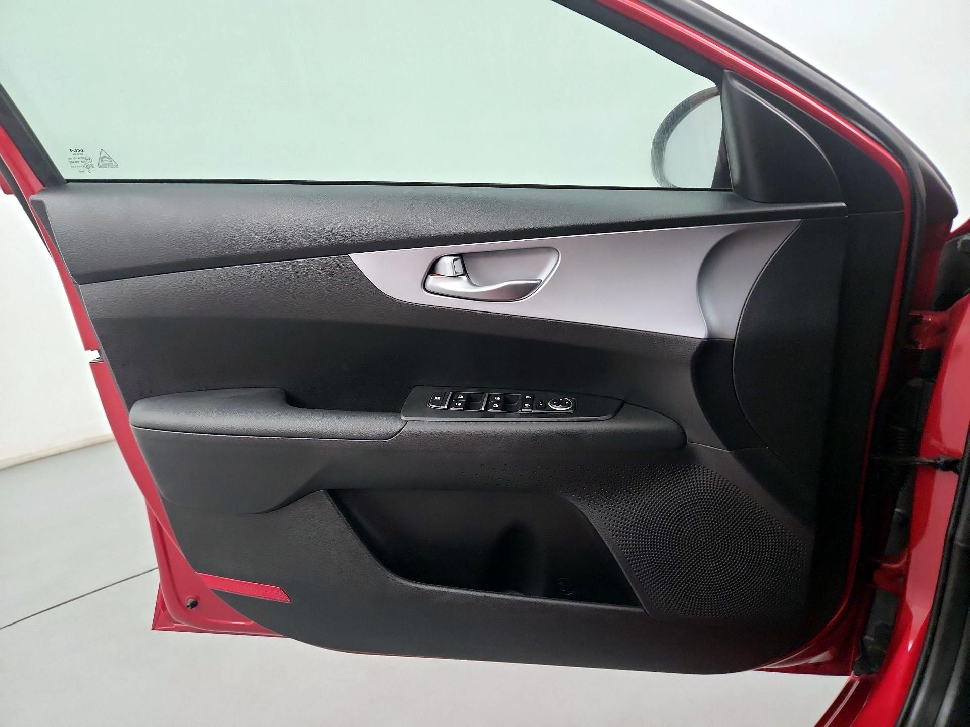 Thumbnail: 2023 Kia Forte - 12