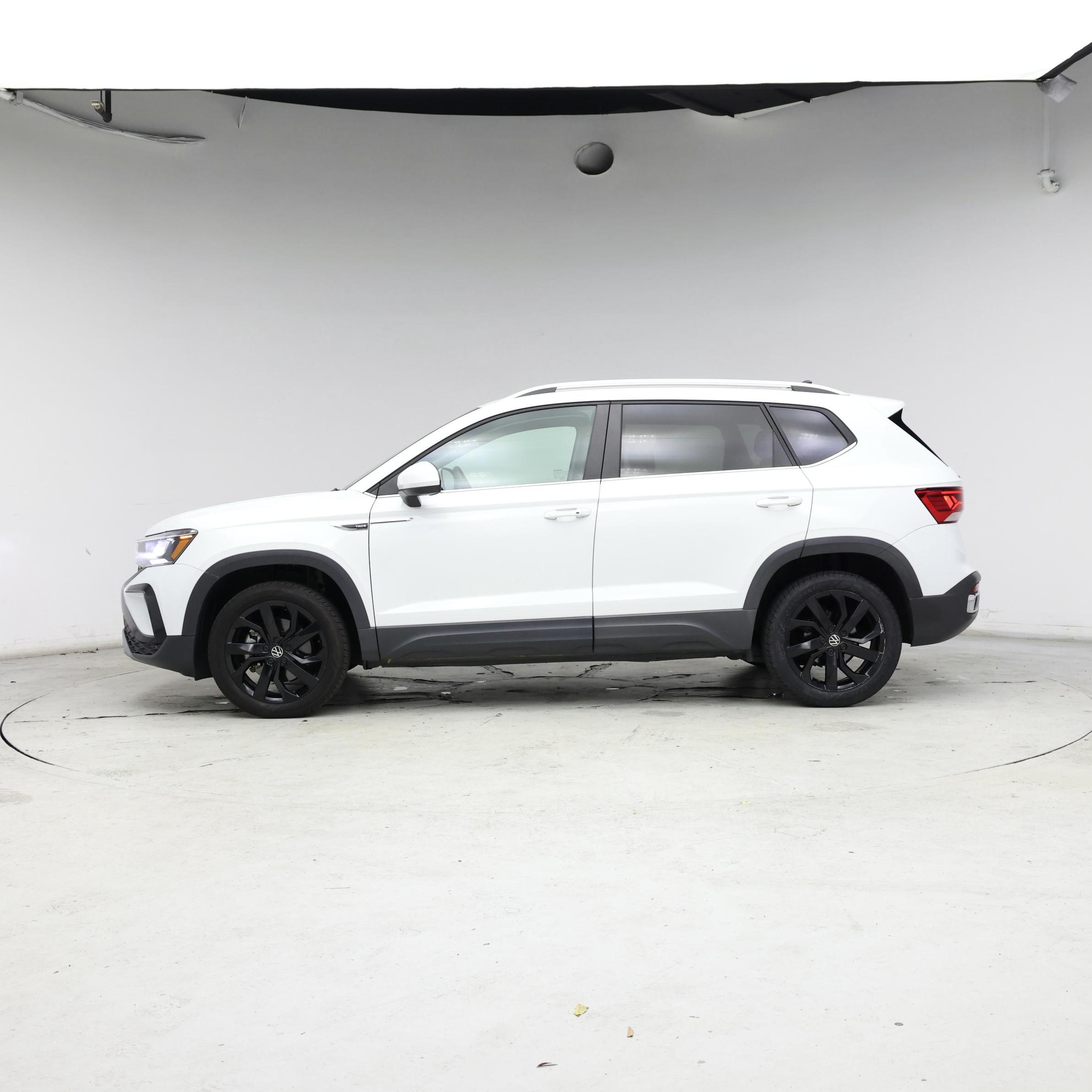 Thumbnail: 2022 Volkswagen Taos - 3