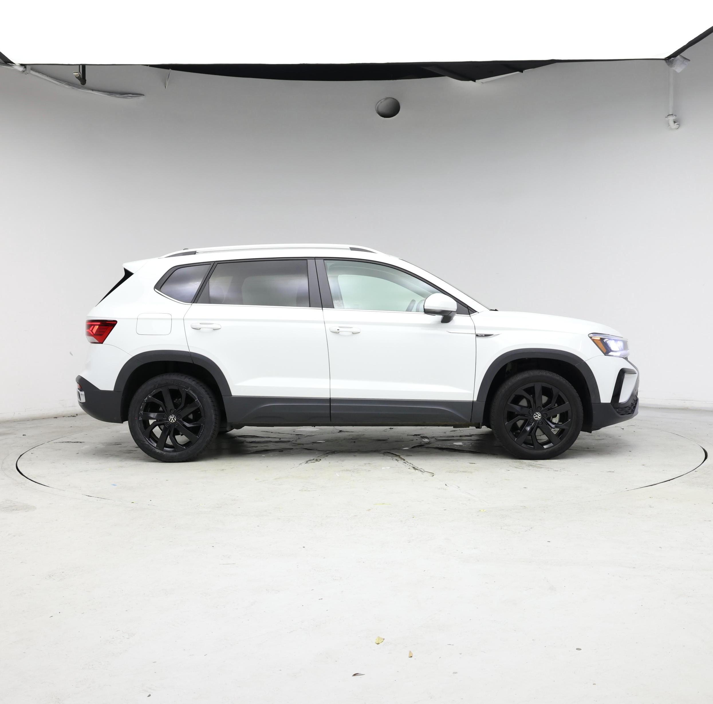 Thumbnail: 2022 Volkswagen Taos - 7