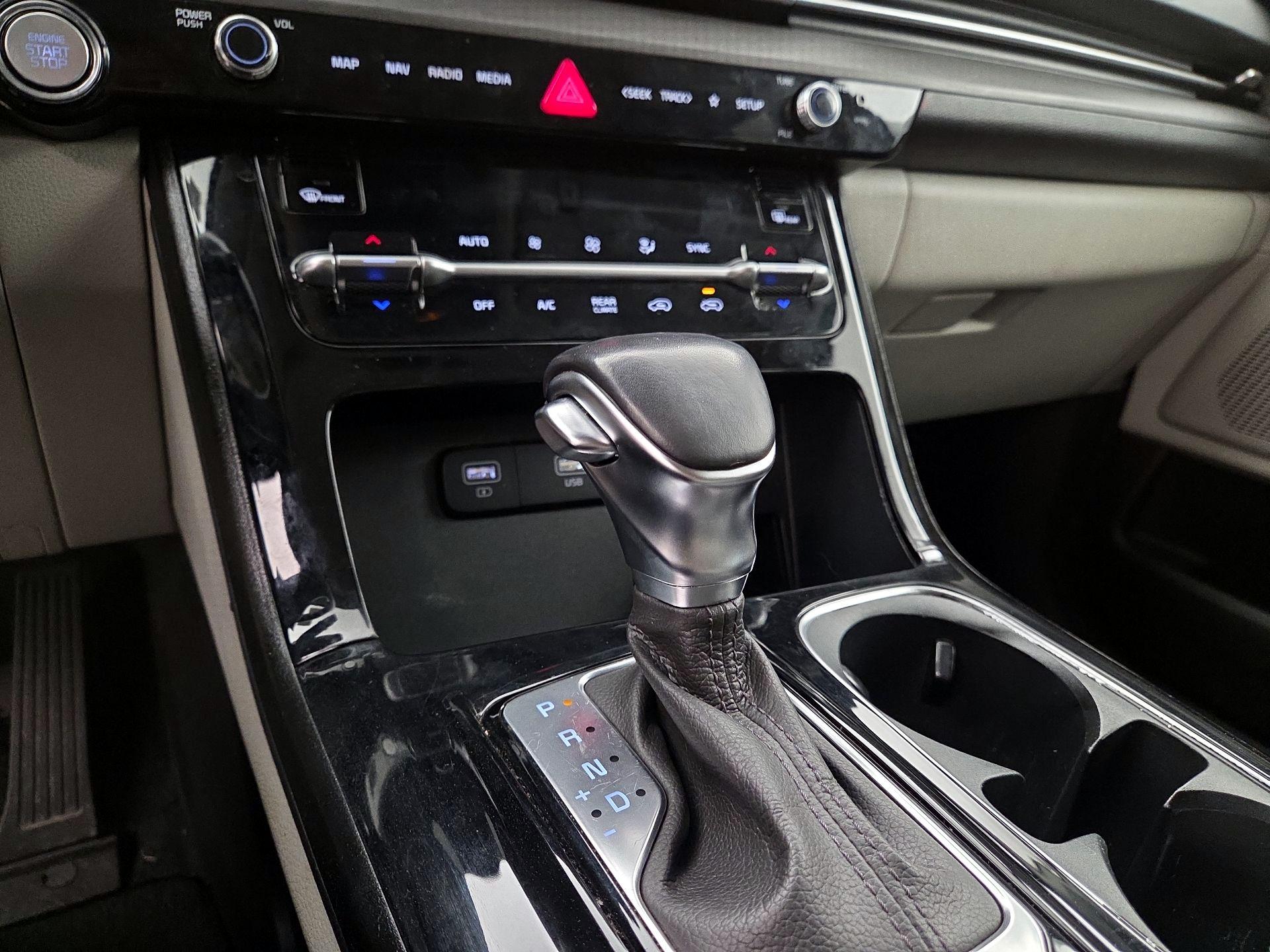 Thumbnail: 2022 Kia Carnival - 18