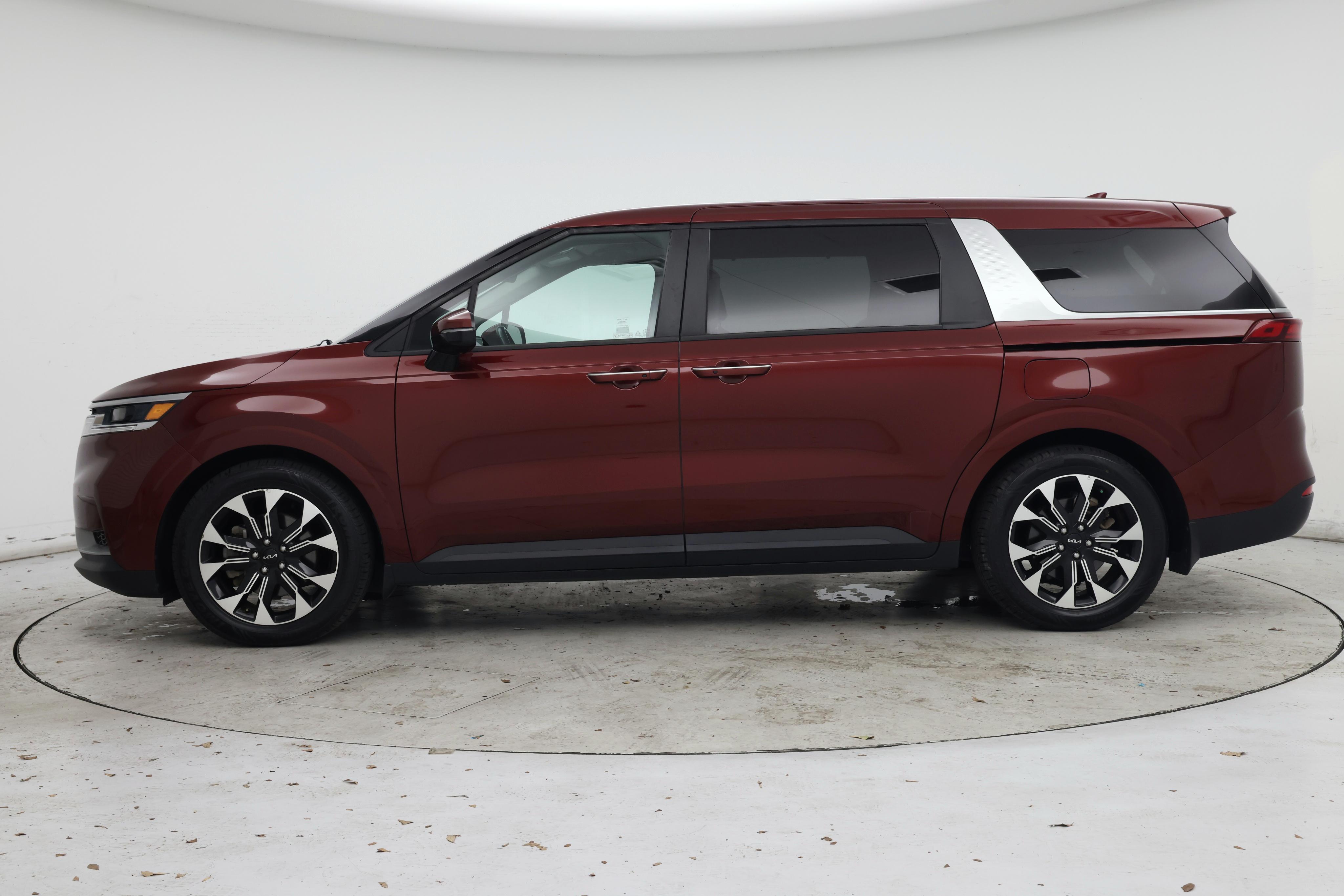 Thumbnail: 2022 Kia Carnival - 3