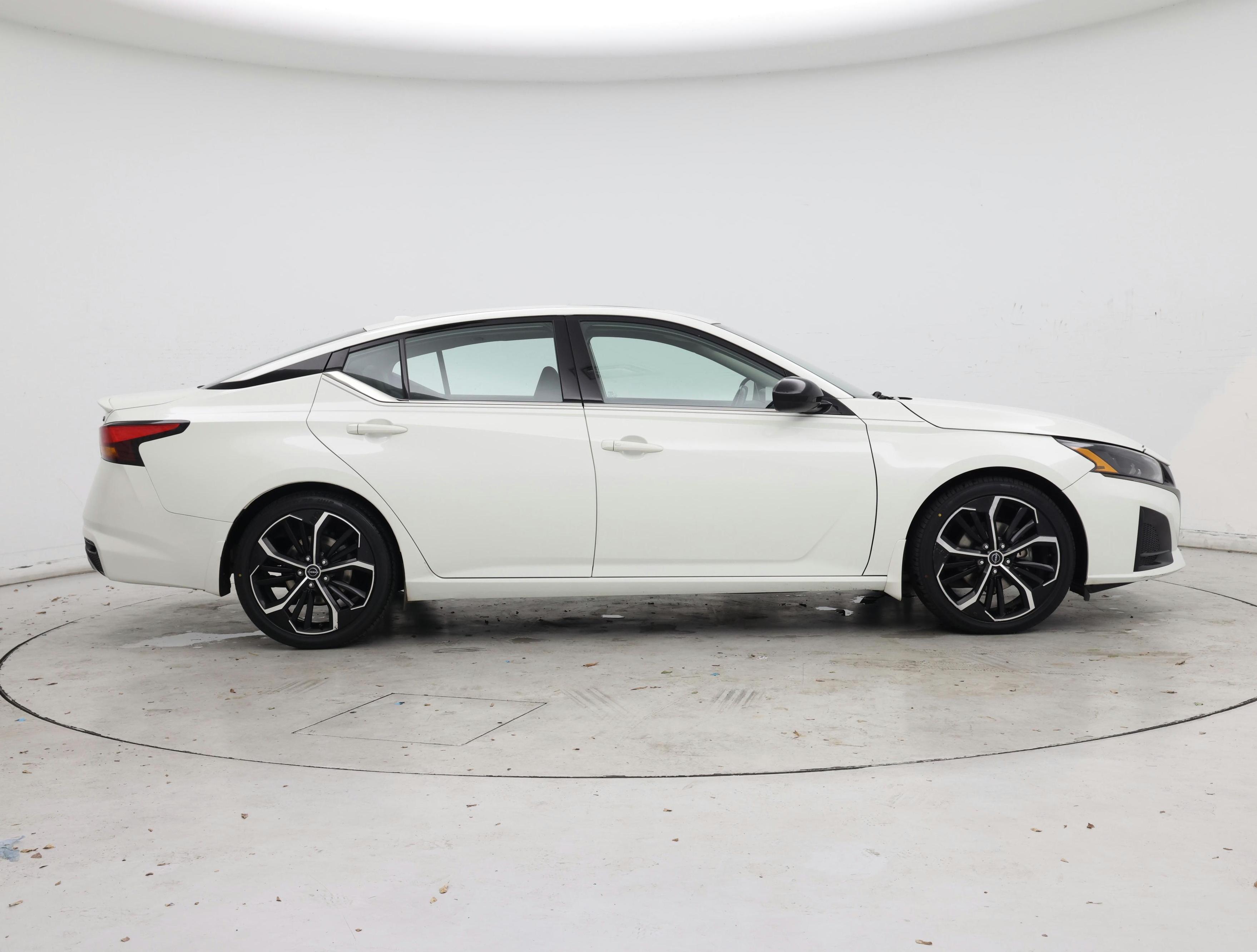 Thumbnail: 2023 Nissan Altima - 7