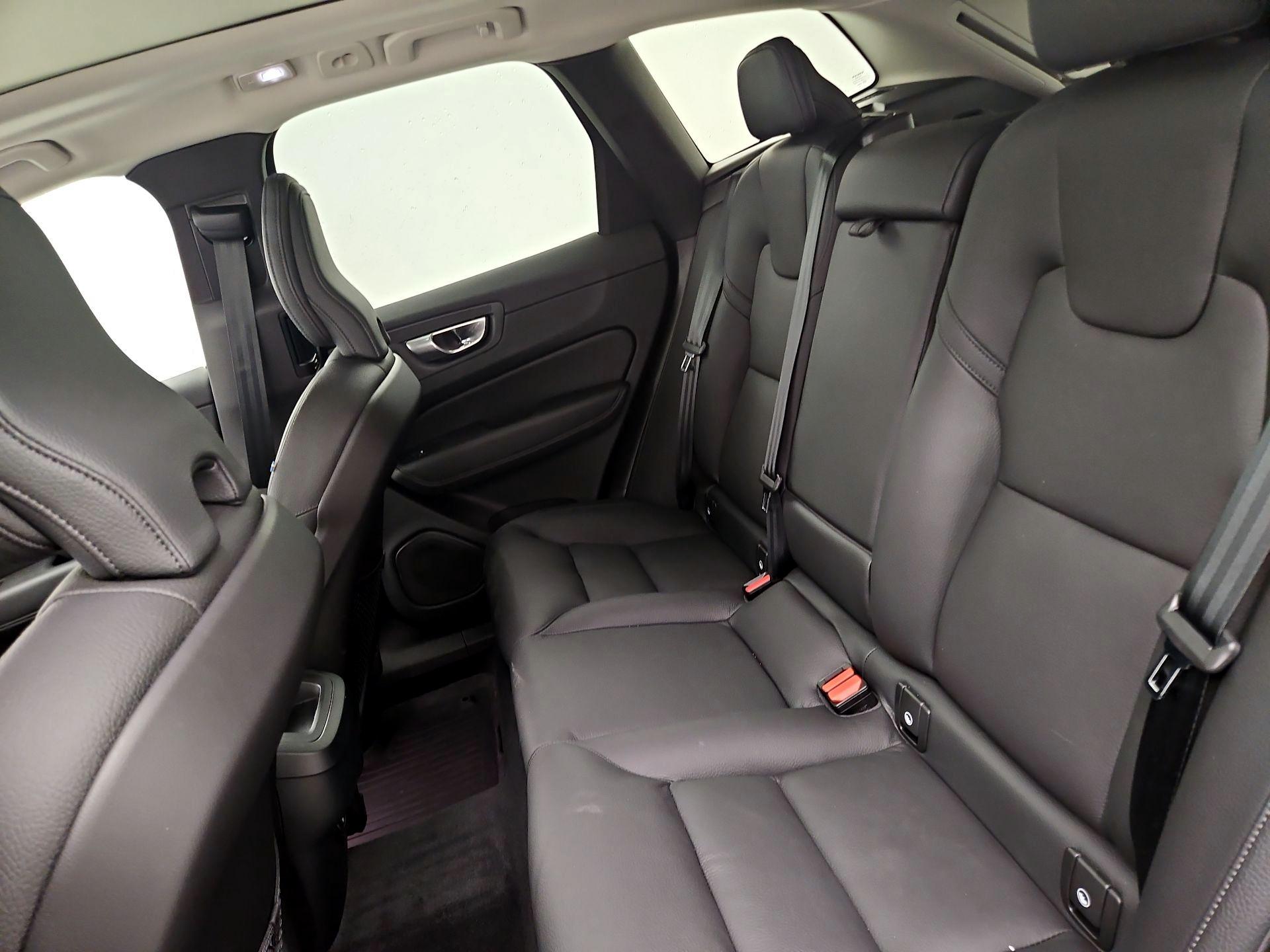 Thumbnail: 2023 Volvo XC60 - 20