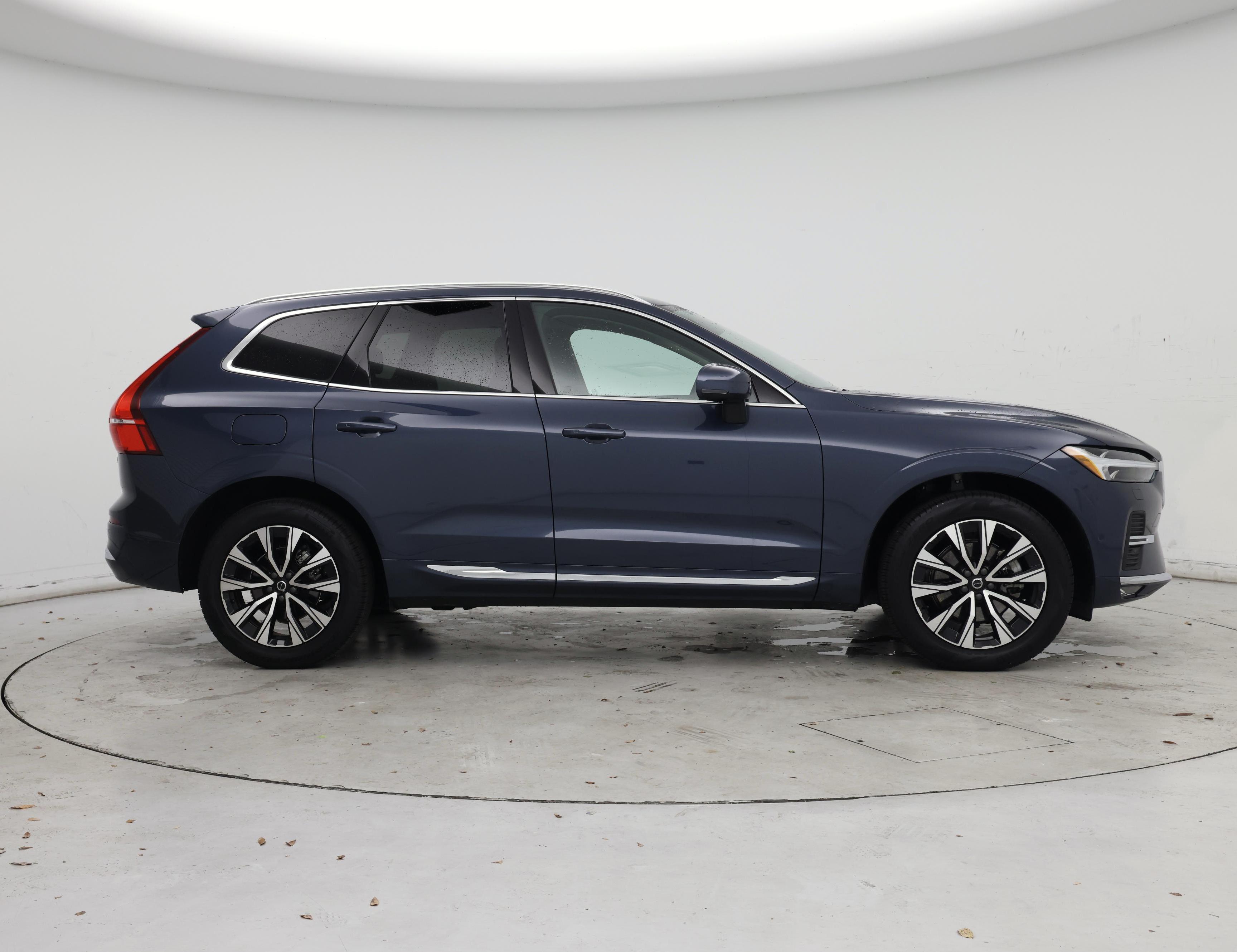 Thumbnail: 2023 Volvo XC60 - 7