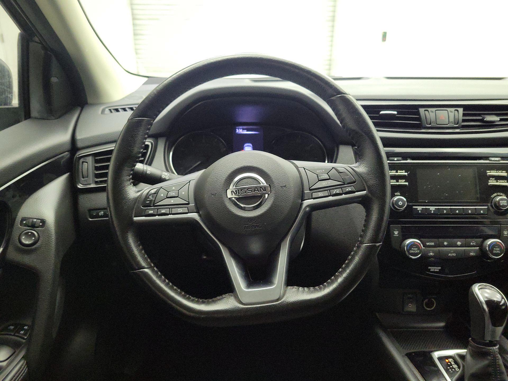 Thumbnail: 2018 Nissan Rogue Sport - 10