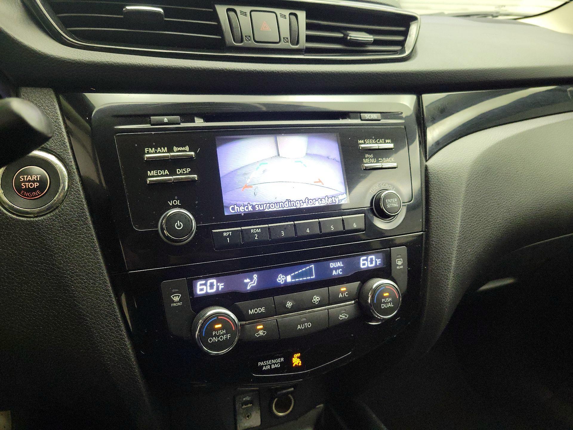 Thumbnail: 2018 Nissan Rogue Sport - 14