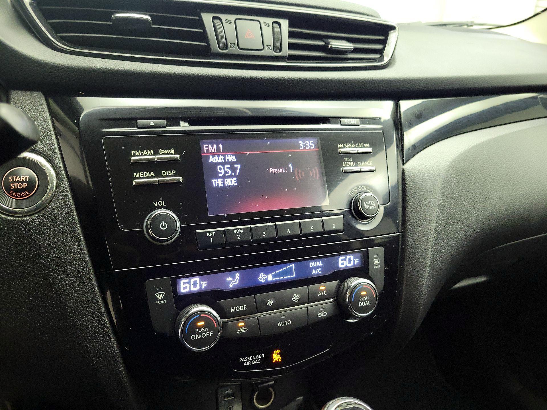 Thumbnail: 2018 Nissan Rogue Sport - 15