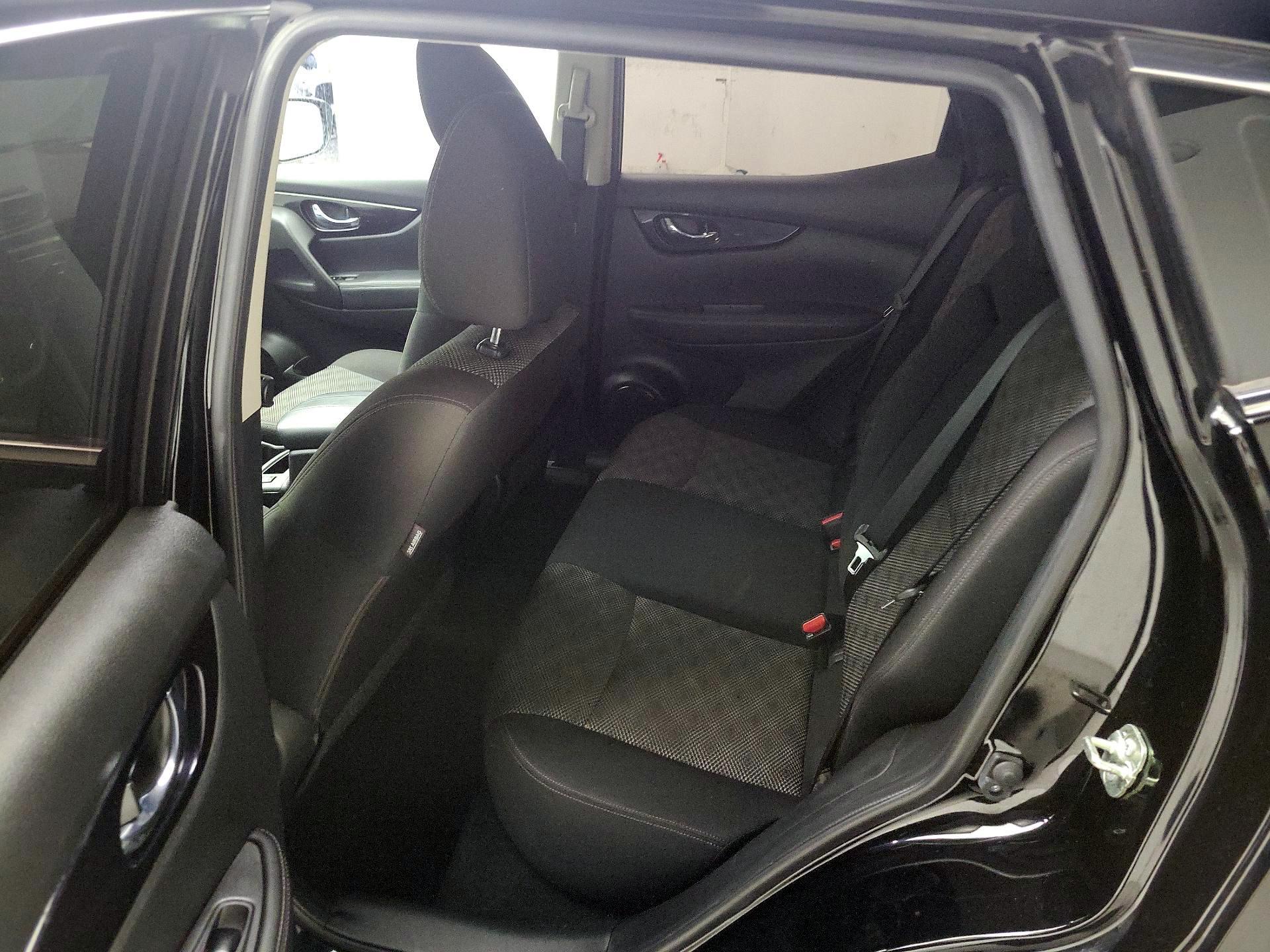 Thumbnail: 2018 Nissan Rogue Sport - 19