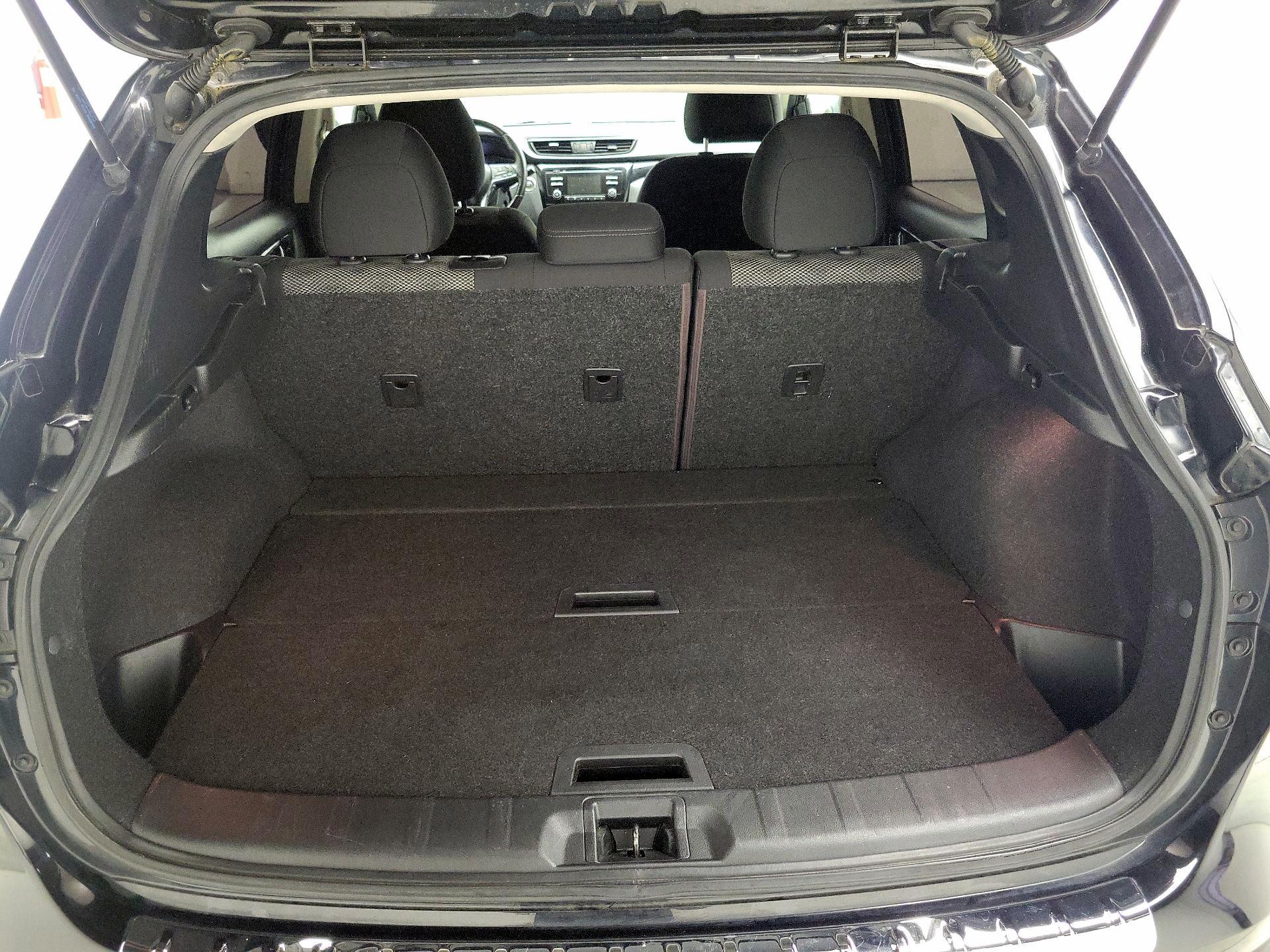 Thumbnail: 2018 Nissan Rogue Sport - 20