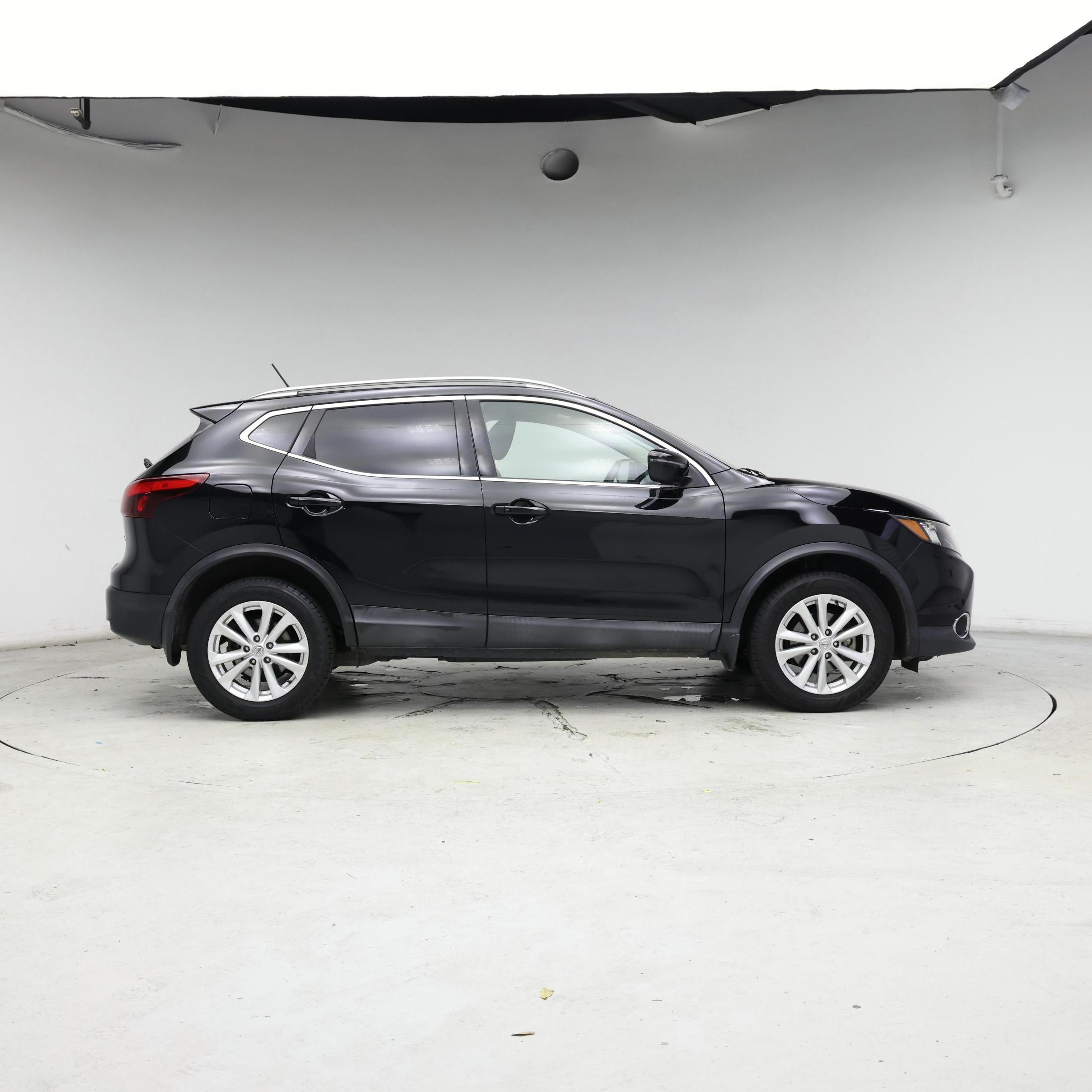 Thumbnail: 2018 Nissan Rogue Sport - 7