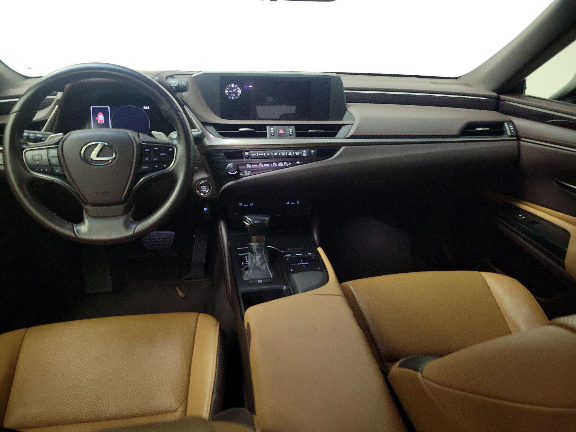 Thumbnail: 2020 Lexus ES - 9