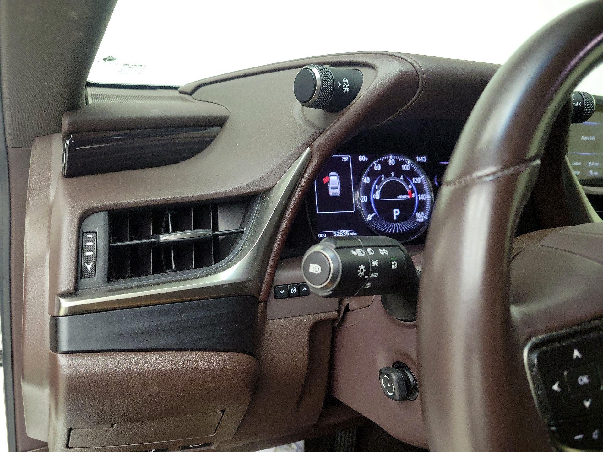 Thumbnail: 2020 Lexus ES - 13