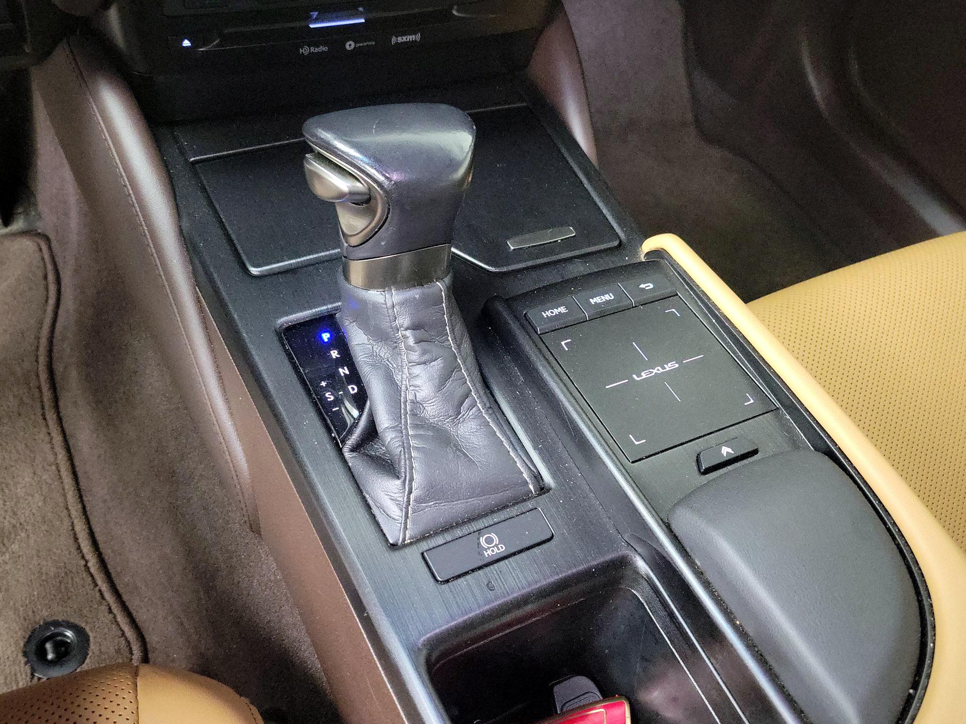 Thumbnail: 2020 Lexus ES - 17