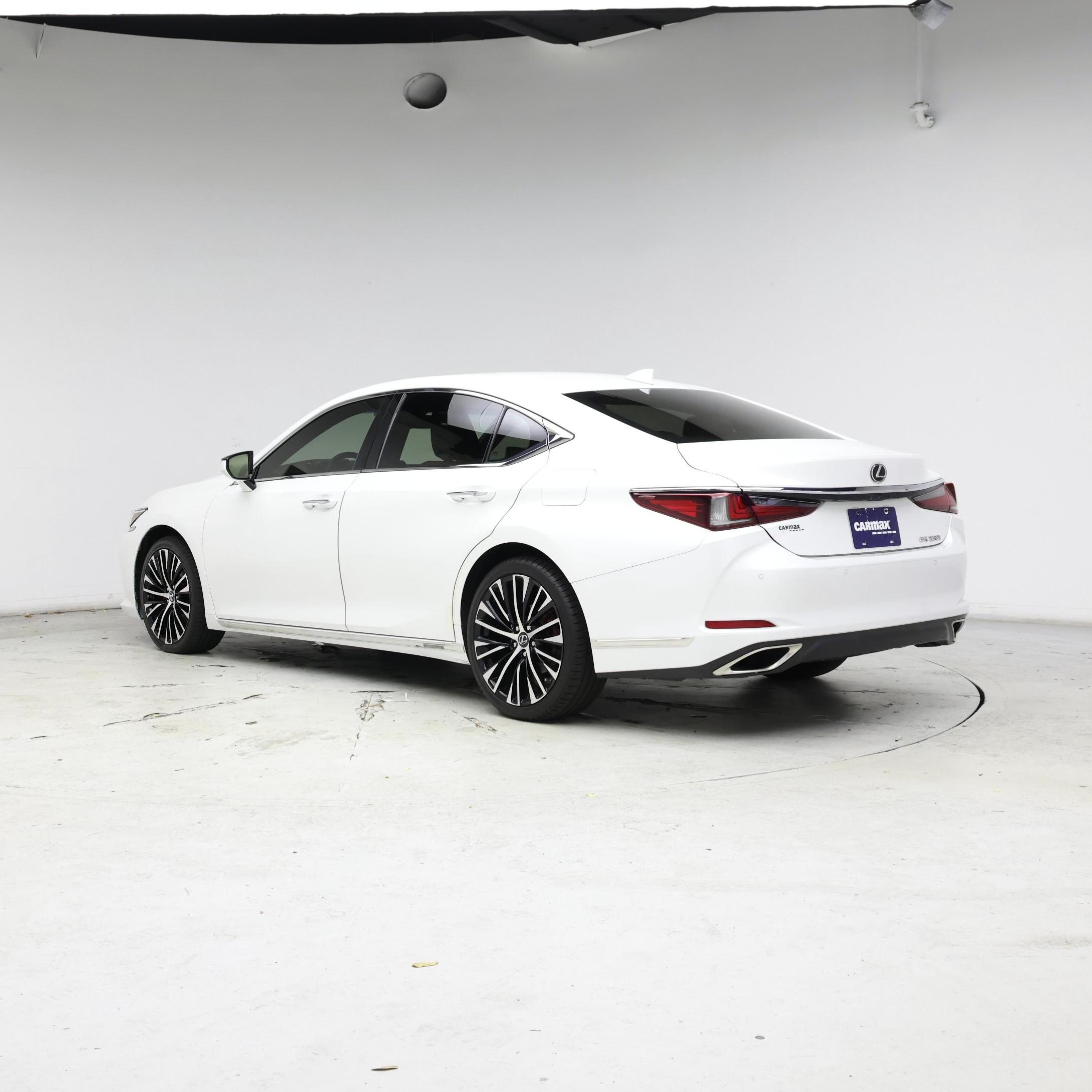 Thumbnail: 2020 Lexus ES - 2
