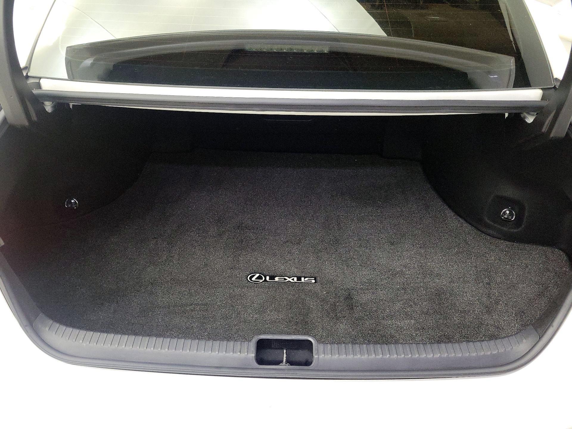 Thumbnail: 2020 Lexus ES - 19