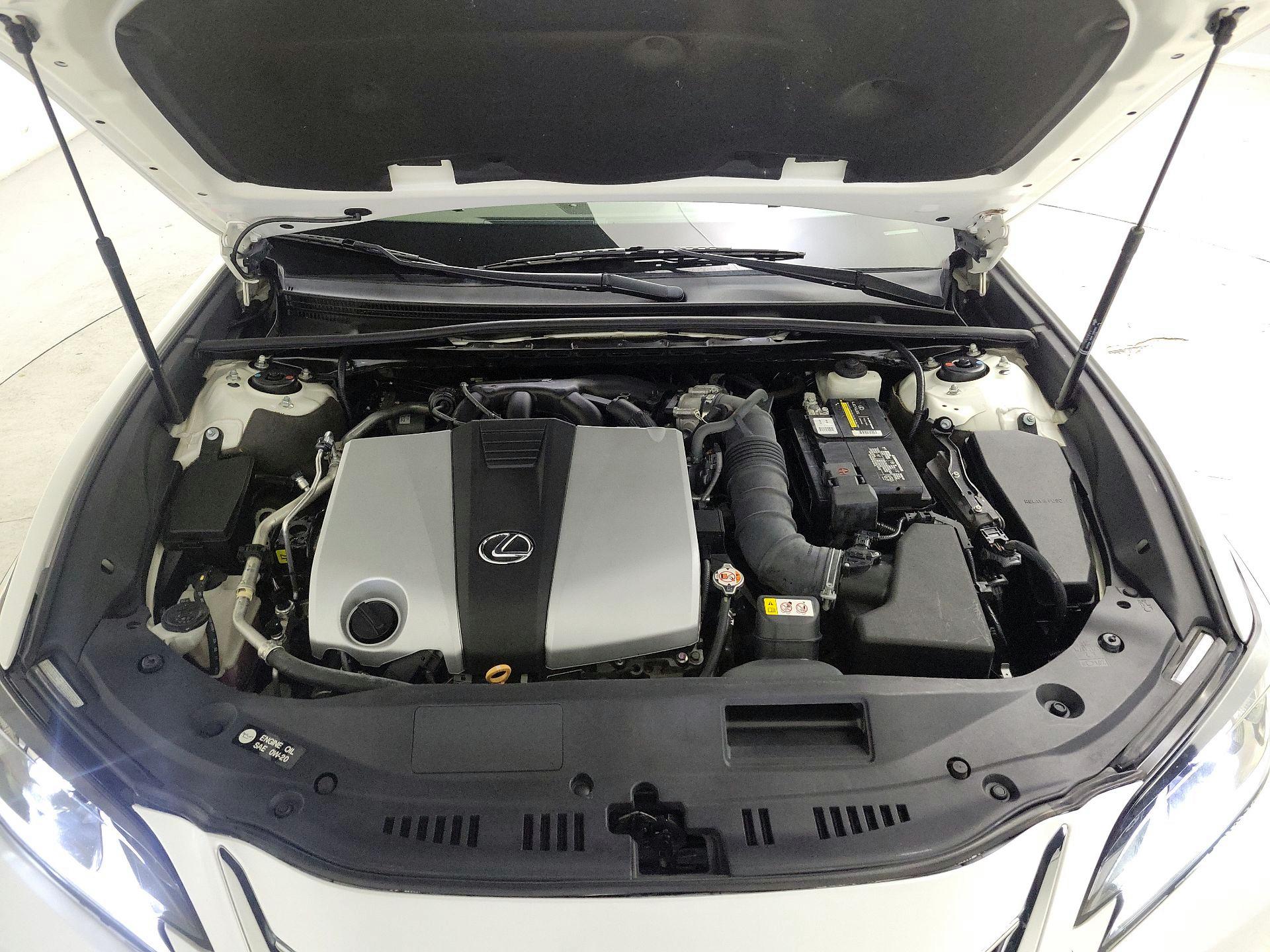 Thumbnail: 2020 Lexus ES - 20