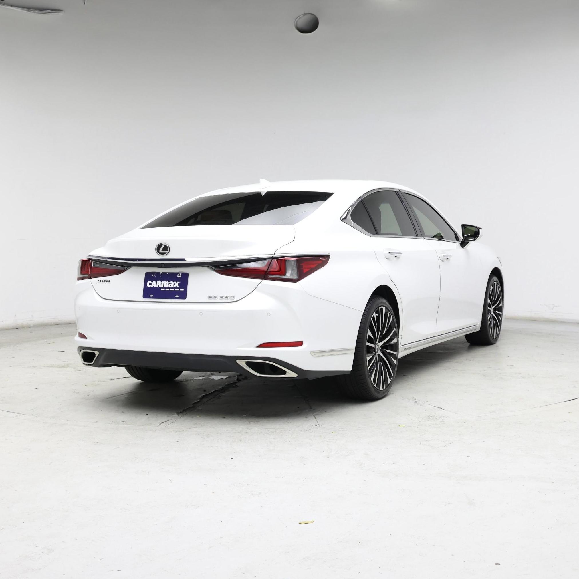 Thumbnail: 2020 Lexus ES - 8