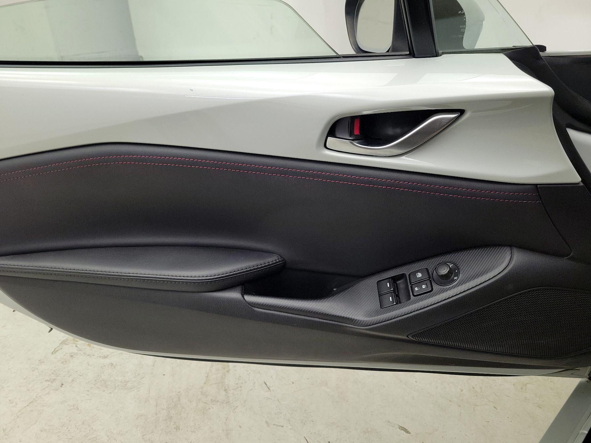 Thumbnail: 2016 Mazda MX-5 Miata - 12