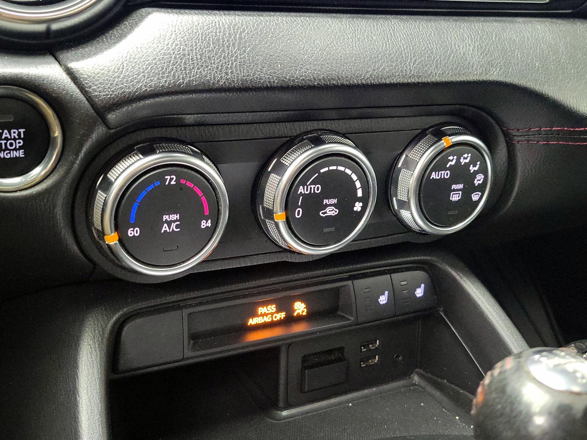 Thumbnail: 2016 Mazda MX-5 Miata - 15