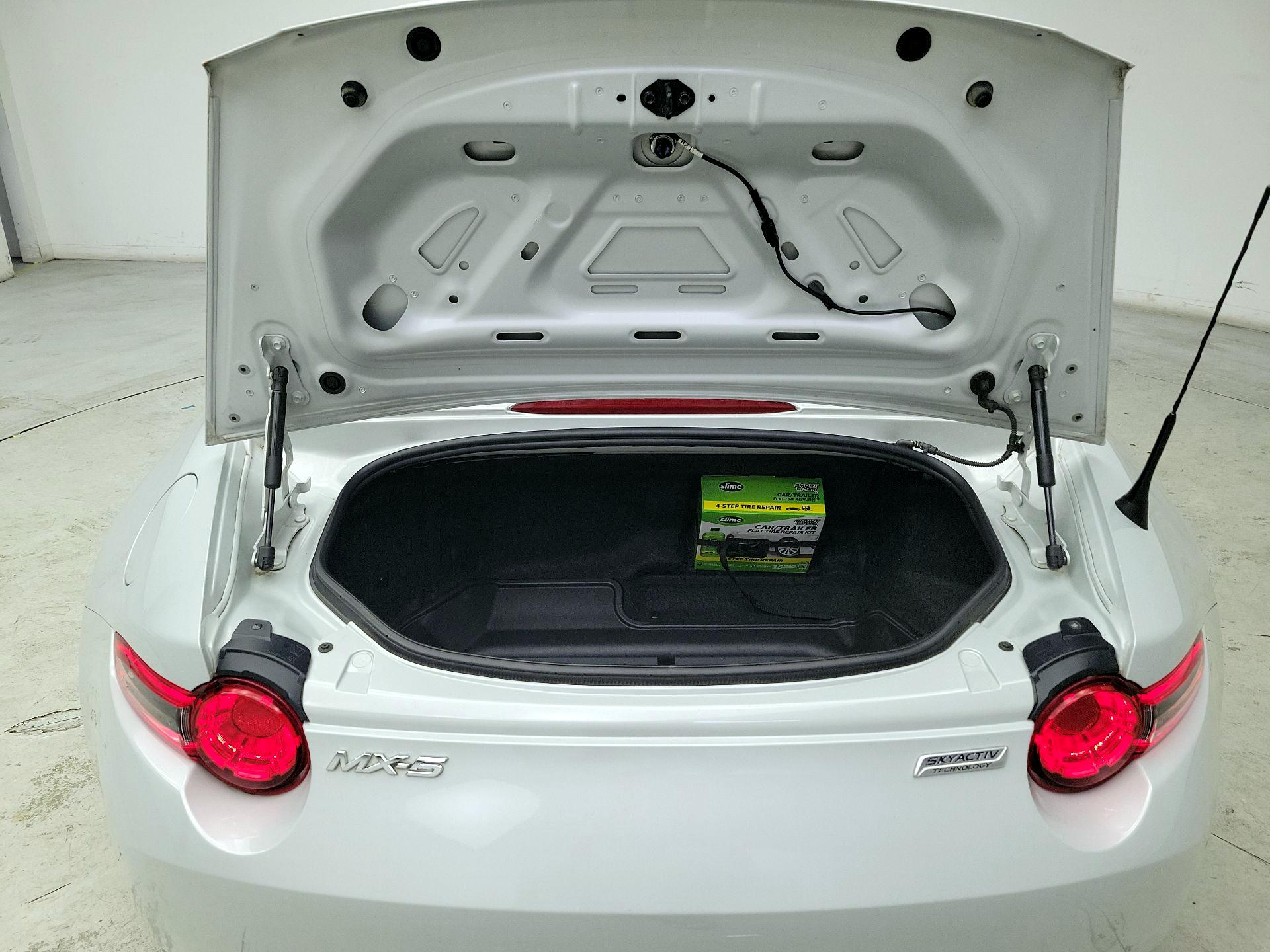 Thumbnail: 2016 Mazda MX-5 Miata - 18