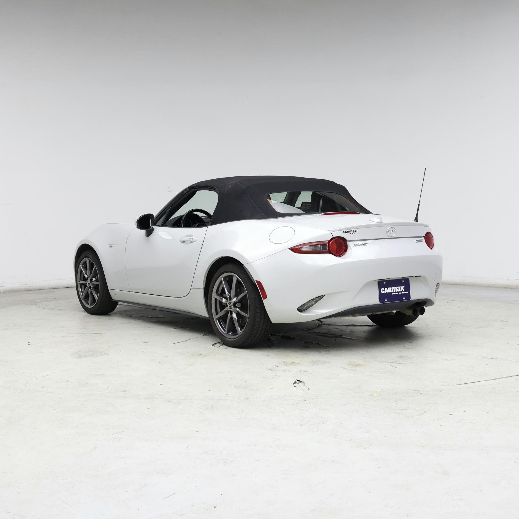 Thumbnail: 2016 Mazda MX-5 Miata - 2