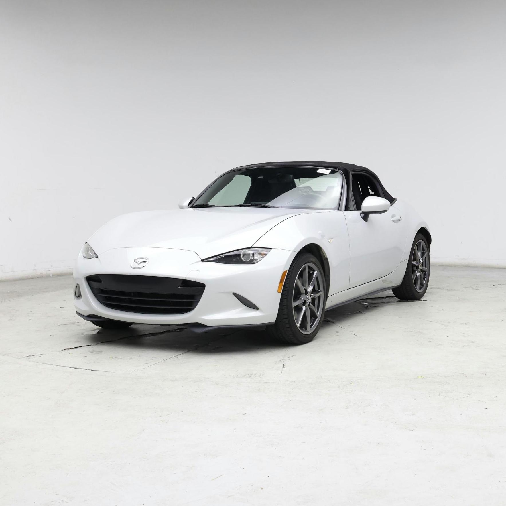 Thumbnail: 2016 Mazda MX-5 Miata - 4