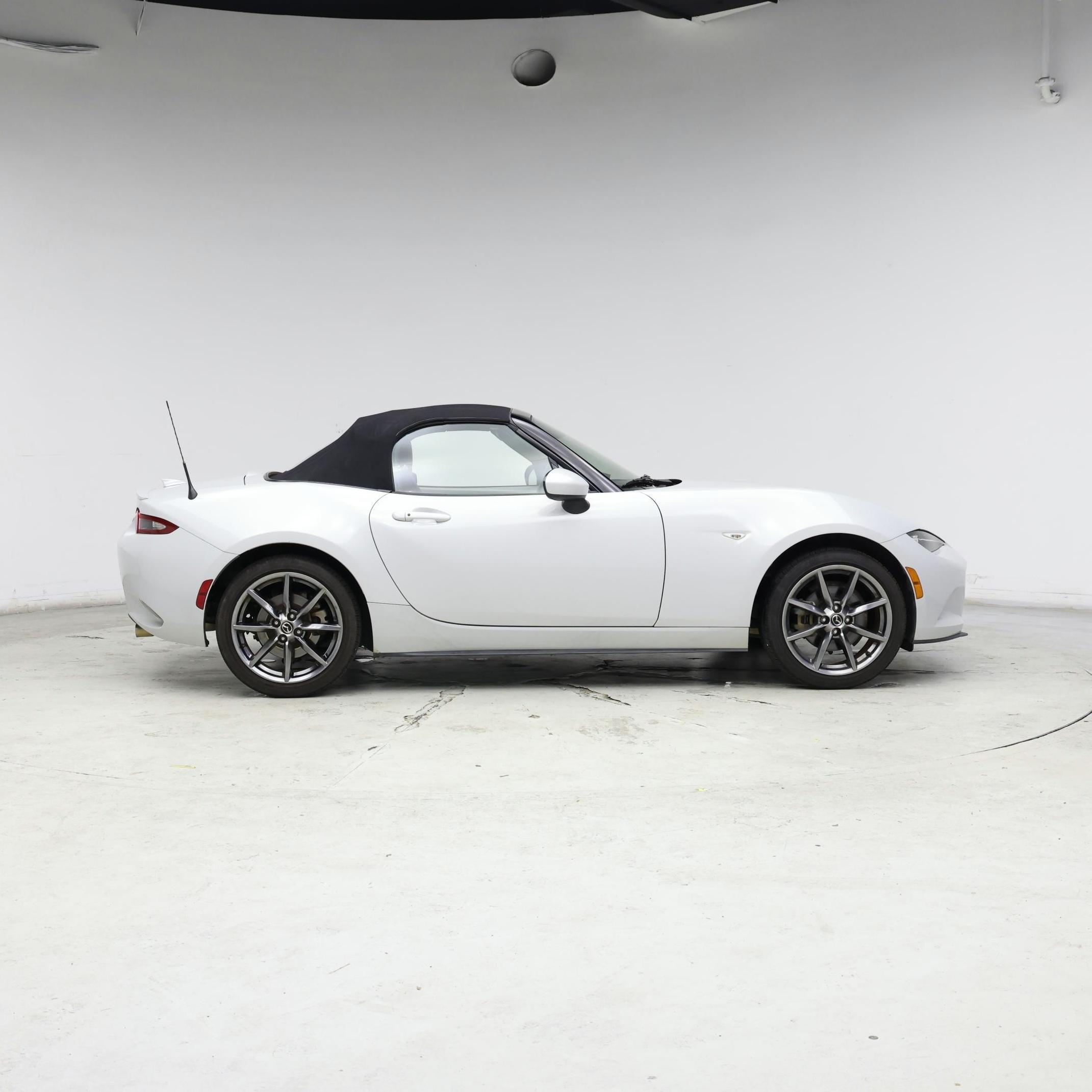 Thumbnail: 2016 Mazda MX-5 Miata - 7
