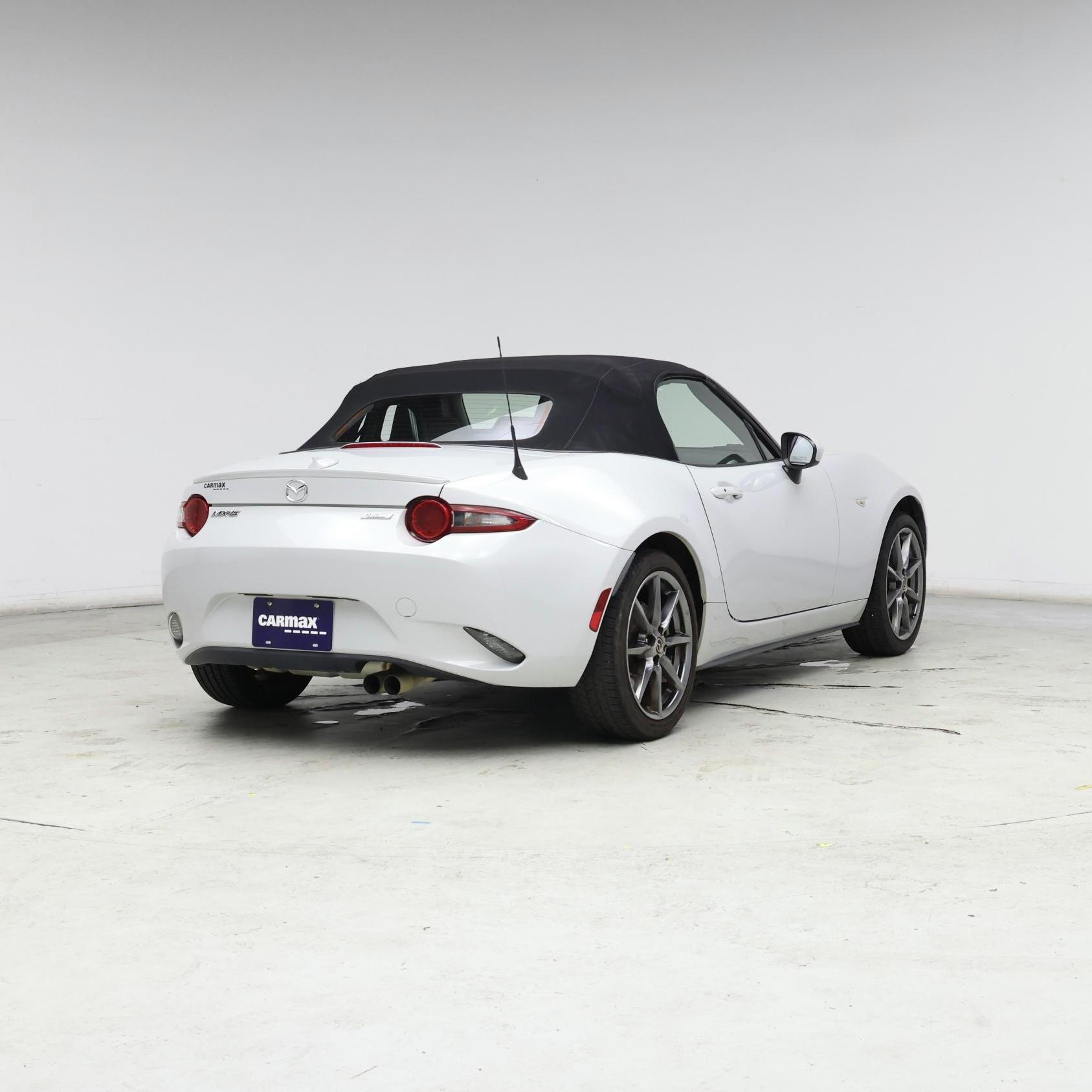 Thumbnail: 2016 Mazda MX-5 Miata - 8