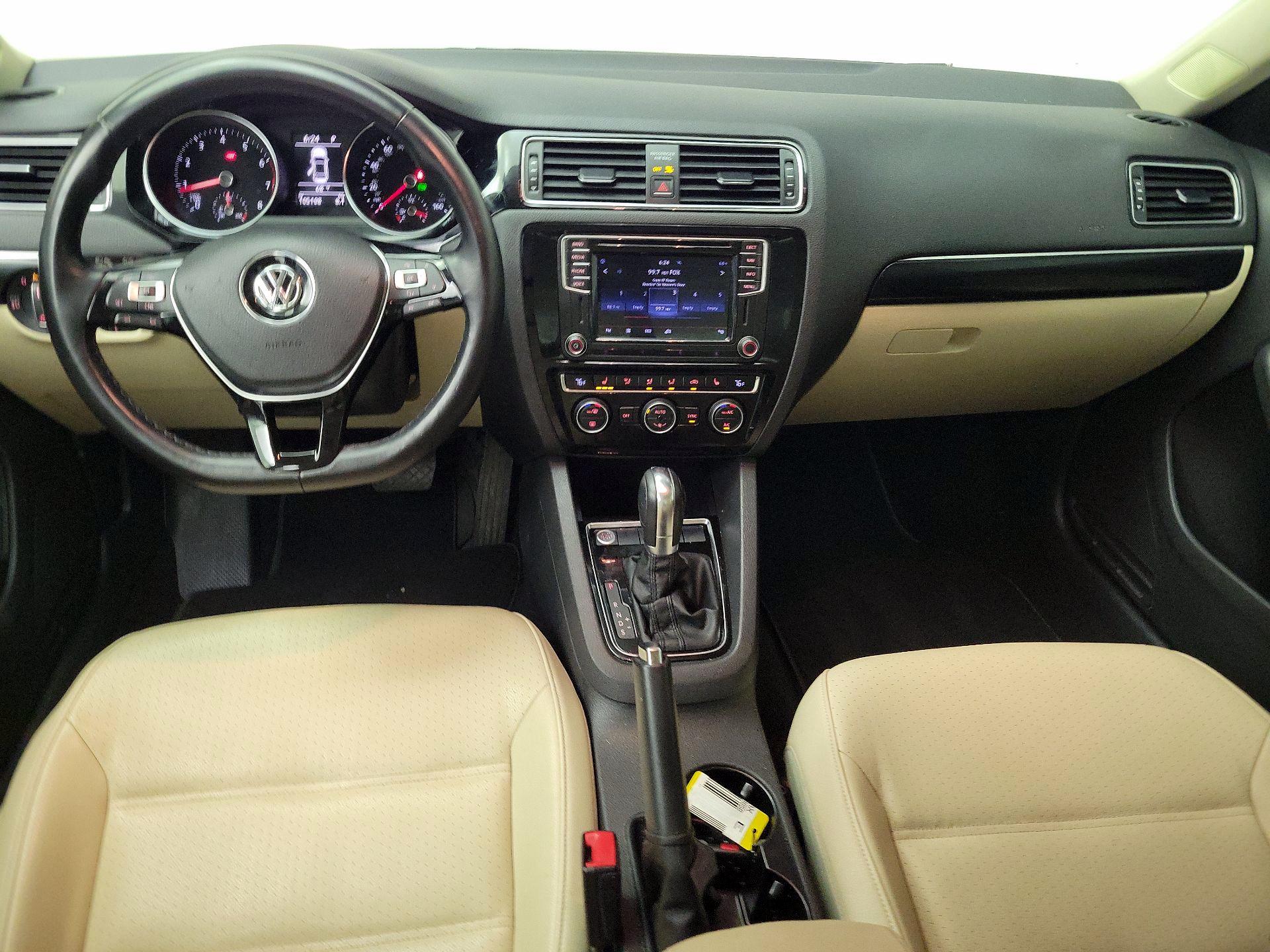 Thumbnail: 2017 Volkswagen Jetta - 9