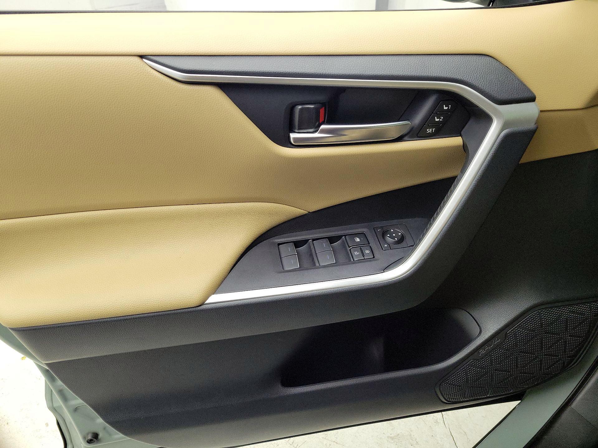 Thumbnail: 2023 Toyota RAV4 - 12
