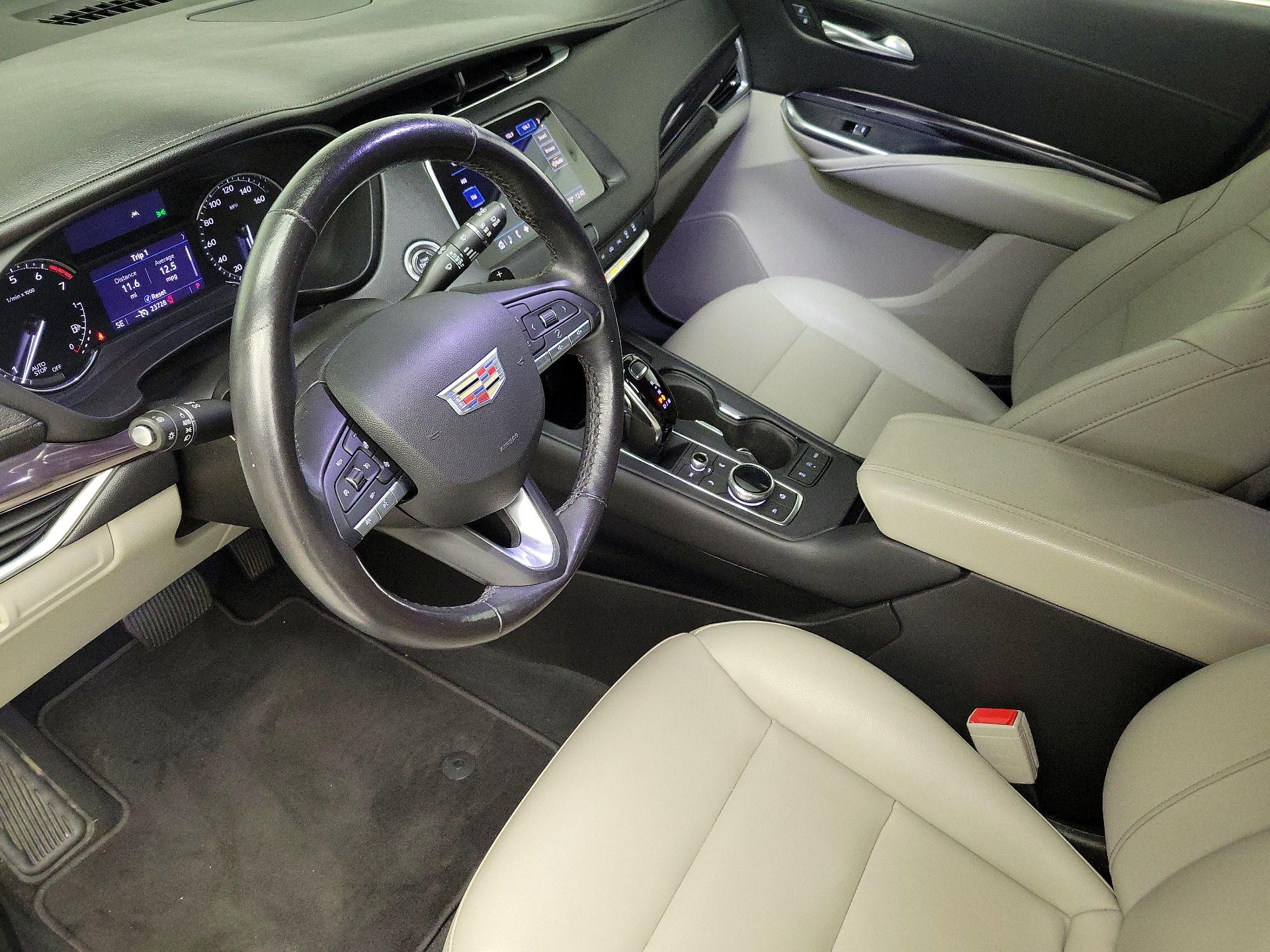 Thumbnail: 2021 Cadillac XT4 - 11