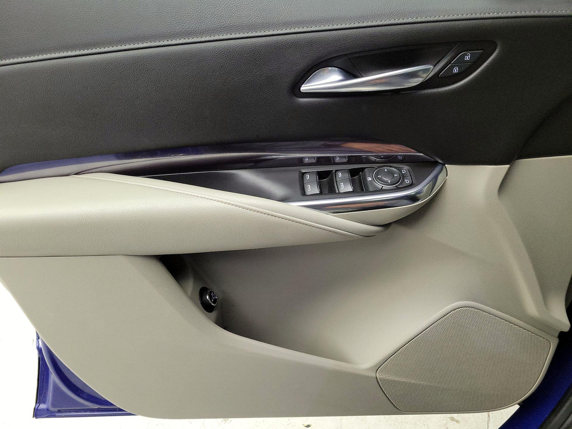 Thumbnail: 2021 Cadillac XT4 - 12