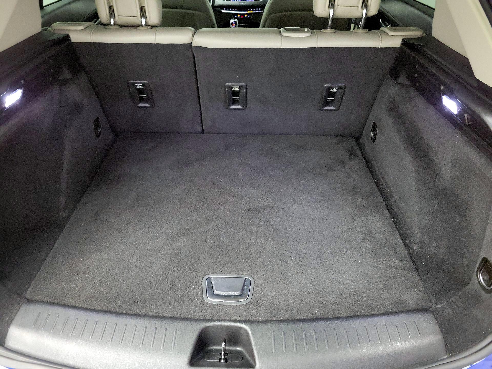 Thumbnail: 2021 Cadillac XT4 - 19