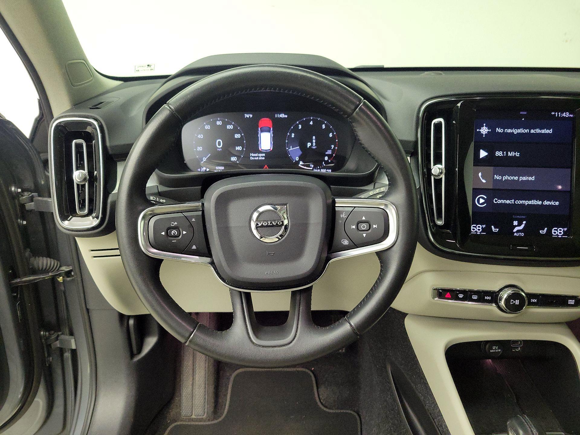 Thumbnail: 2019 Volvo XC40 - 10