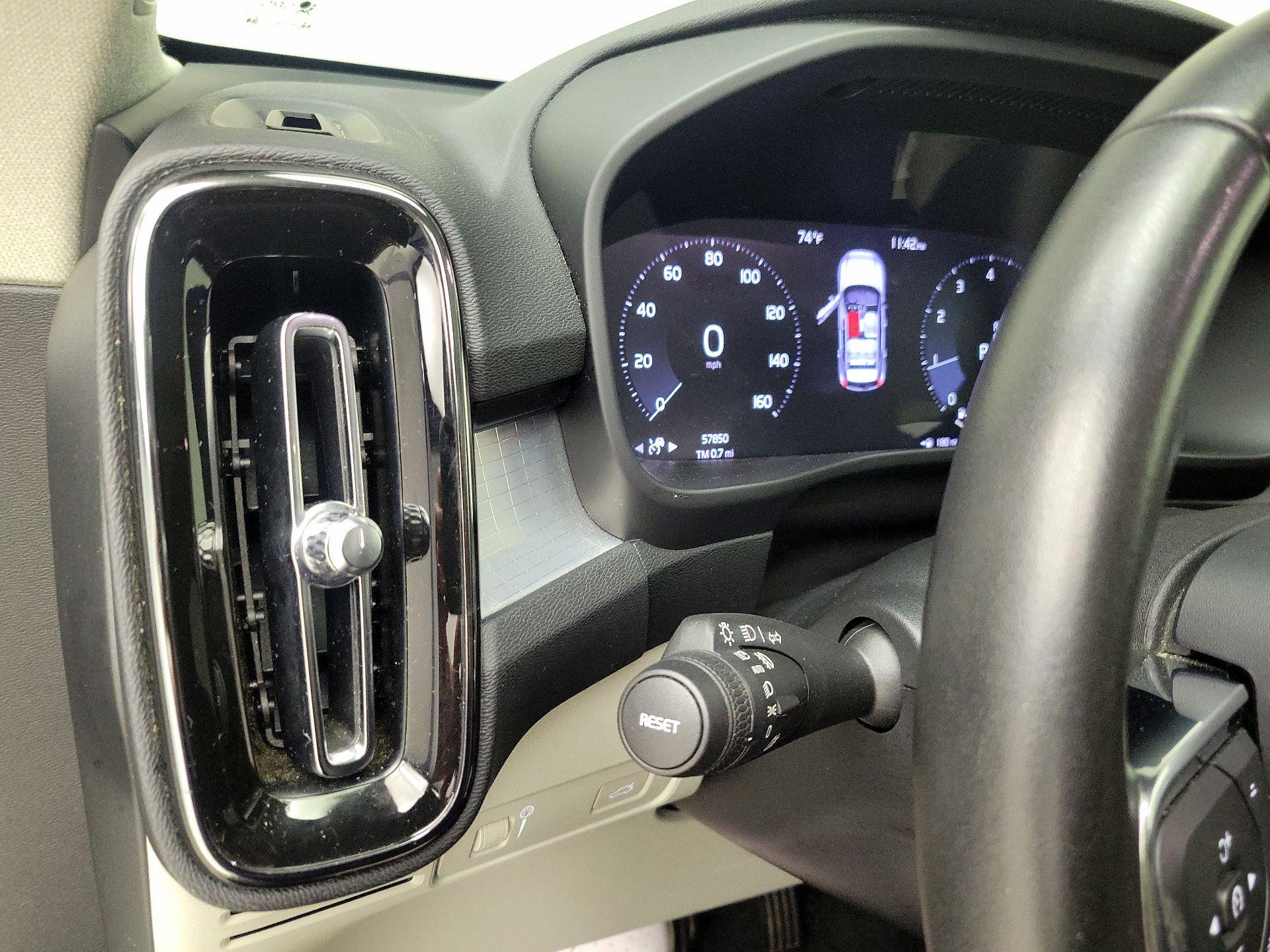 Thumbnail: 2019 Volvo XC40 - 13