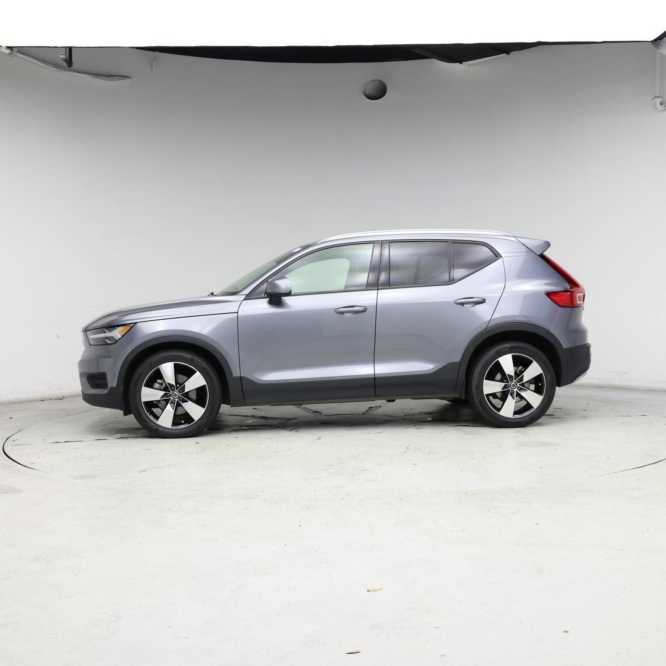 Thumbnail: 2019 Volvo XC40 - 3