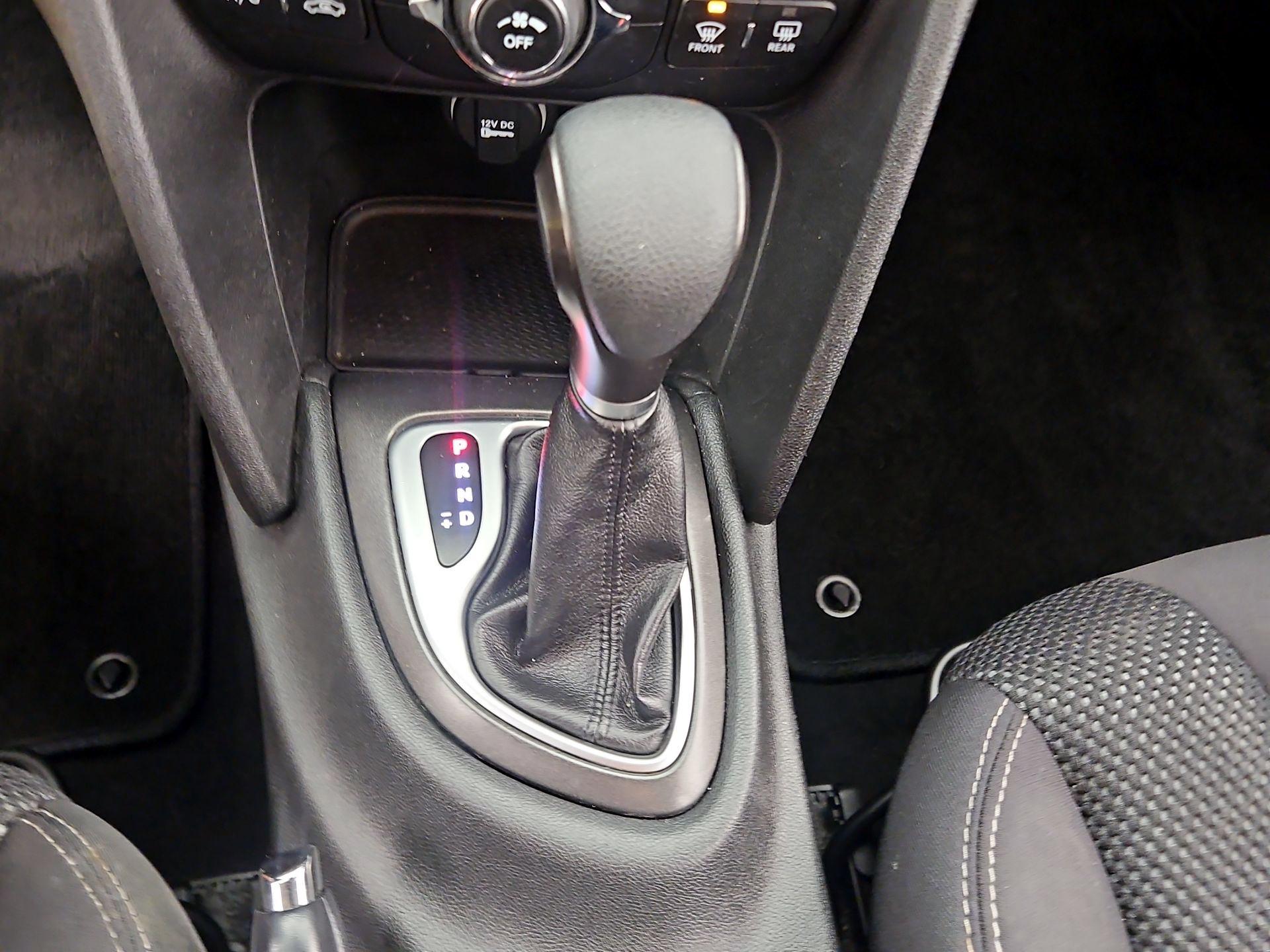 Thumbnail: 2015 Dodge Dart - 17