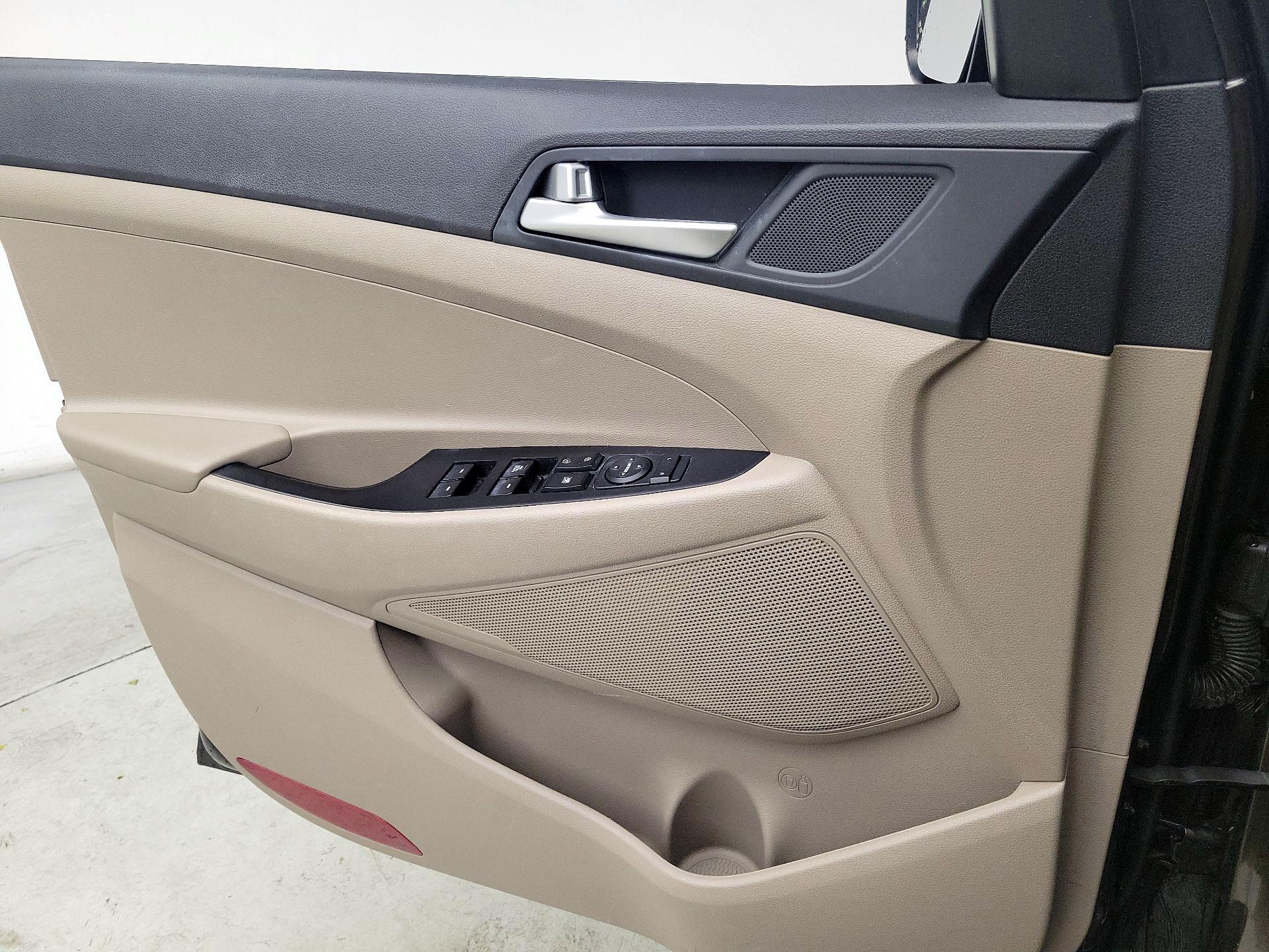Thumbnail: 2019 Hyundai Tucson - 12