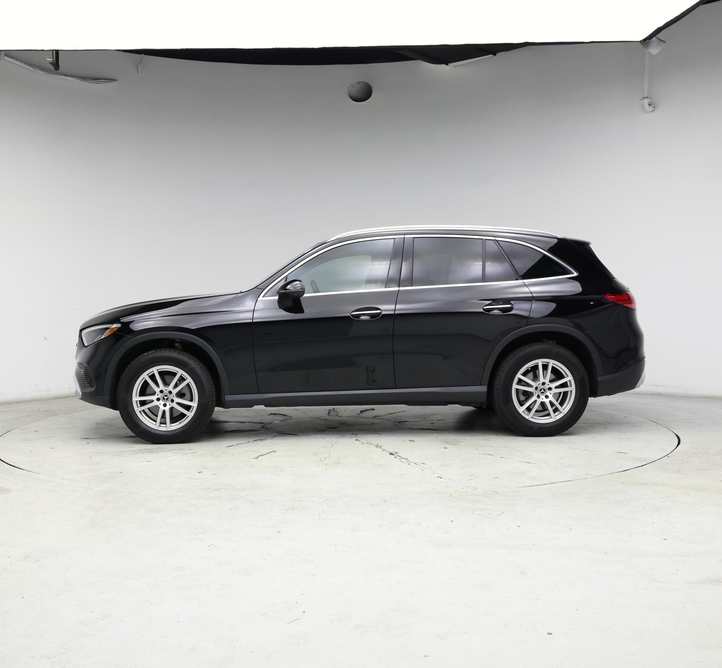 Thumbnail: 2023 Mercedes-Benz GLC - 3