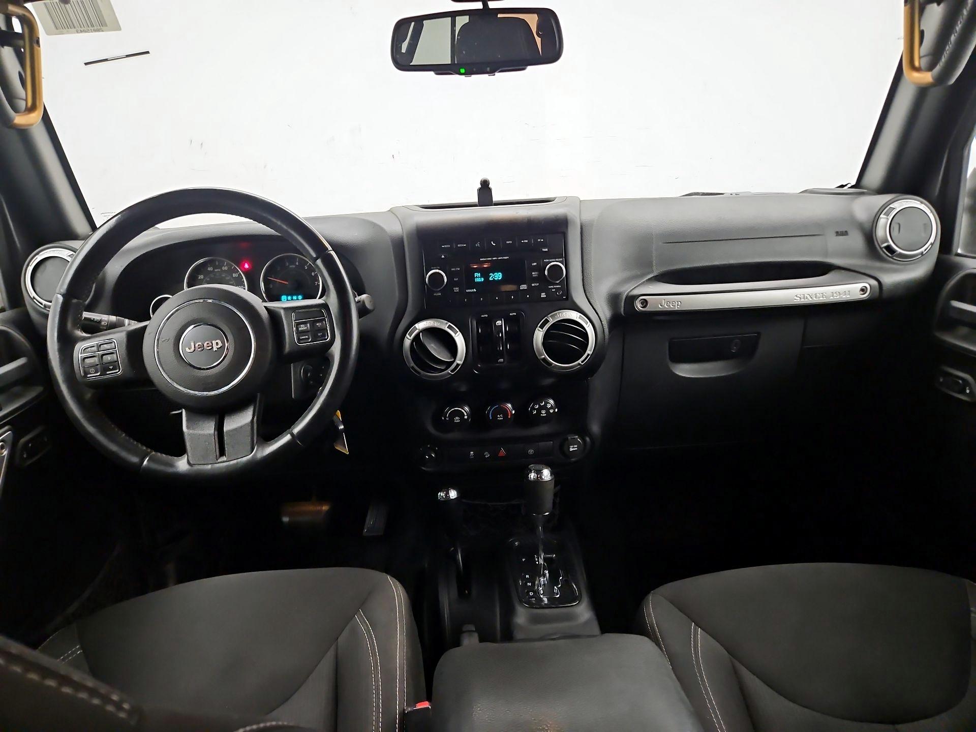 Thumbnail: 2016 Jeep Wrangler - 9