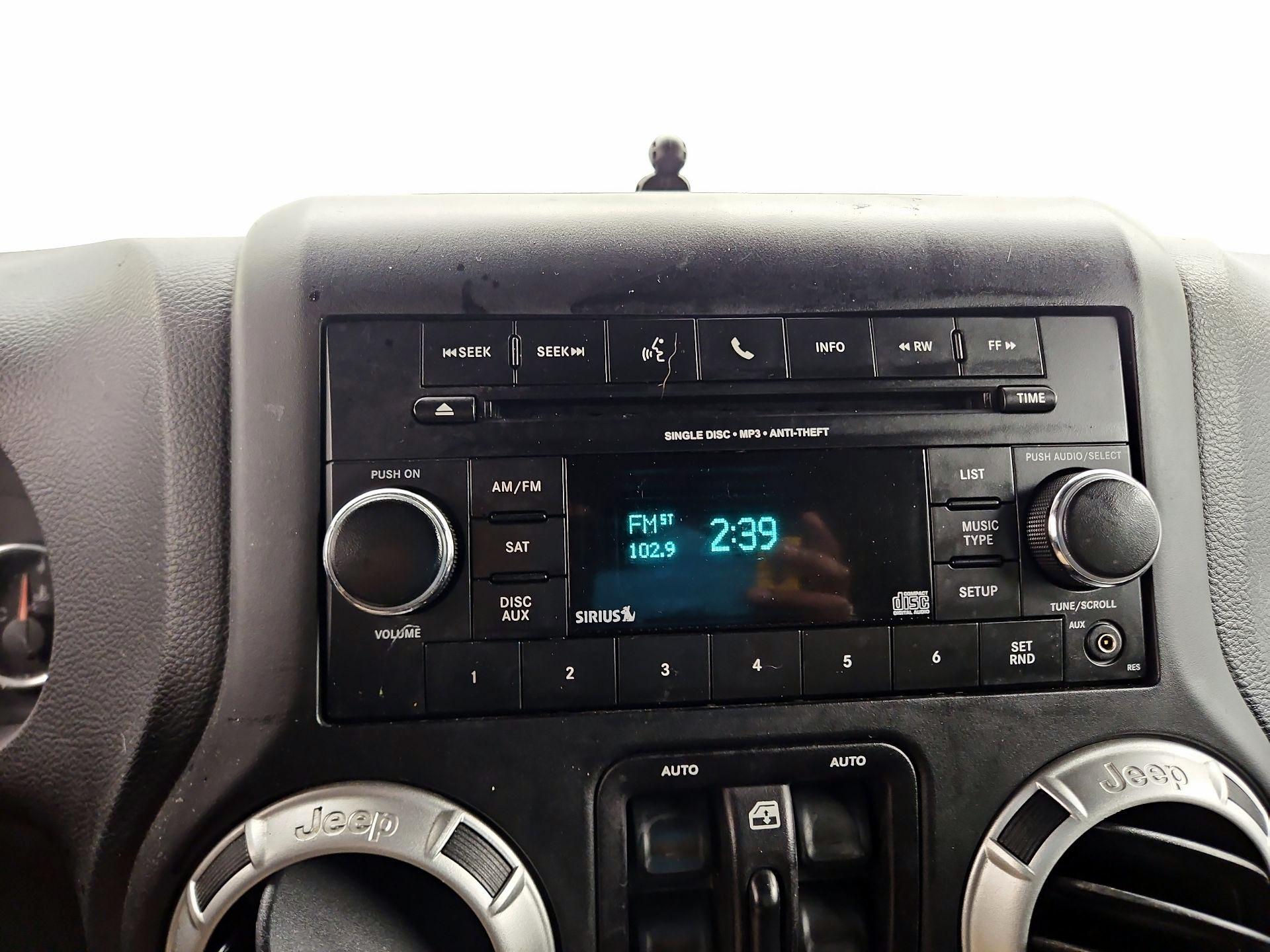 Thumbnail: 2016 Jeep Wrangler - 13