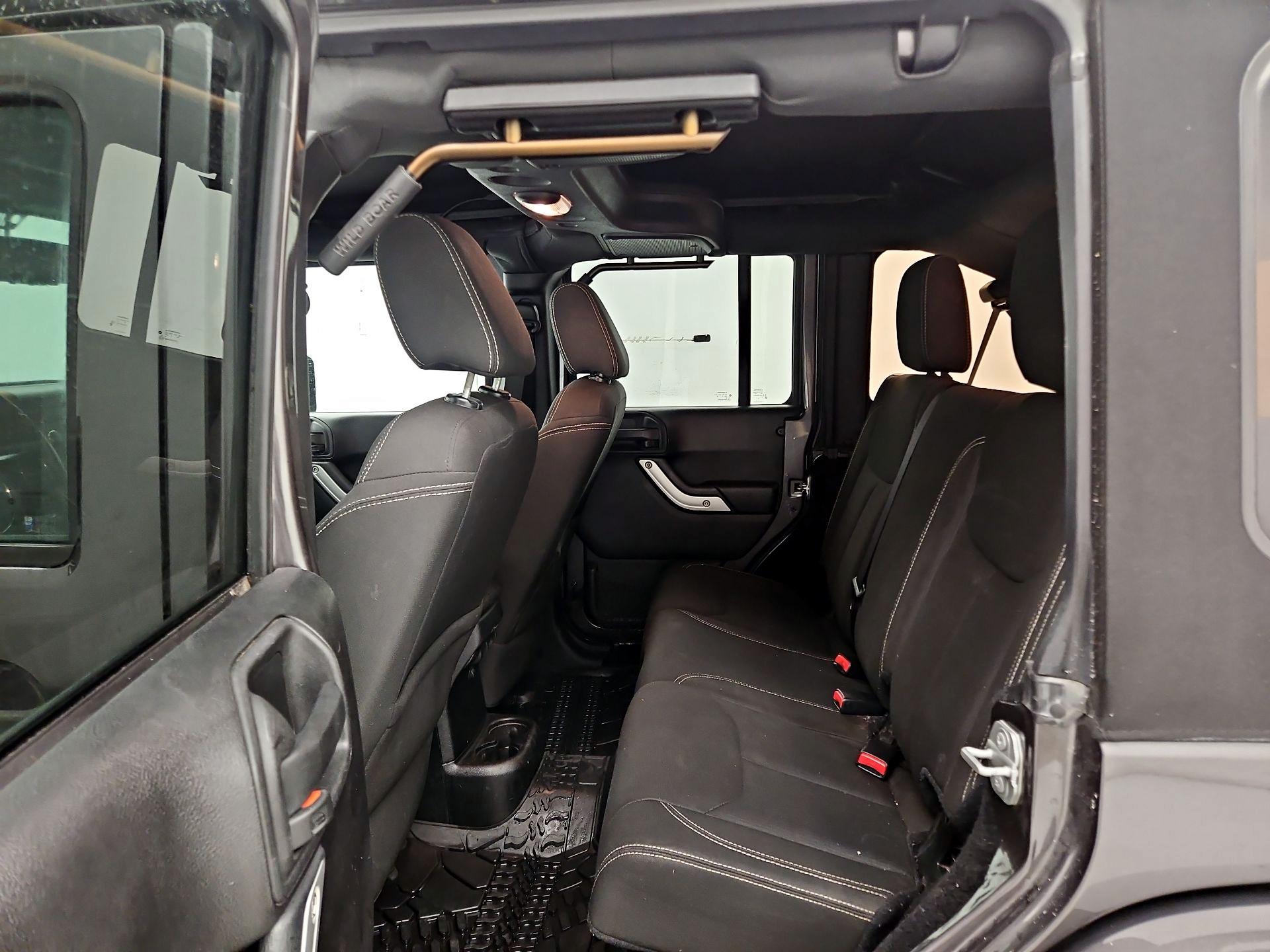 Thumbnail: 2016 Jeep Wrangler - 17