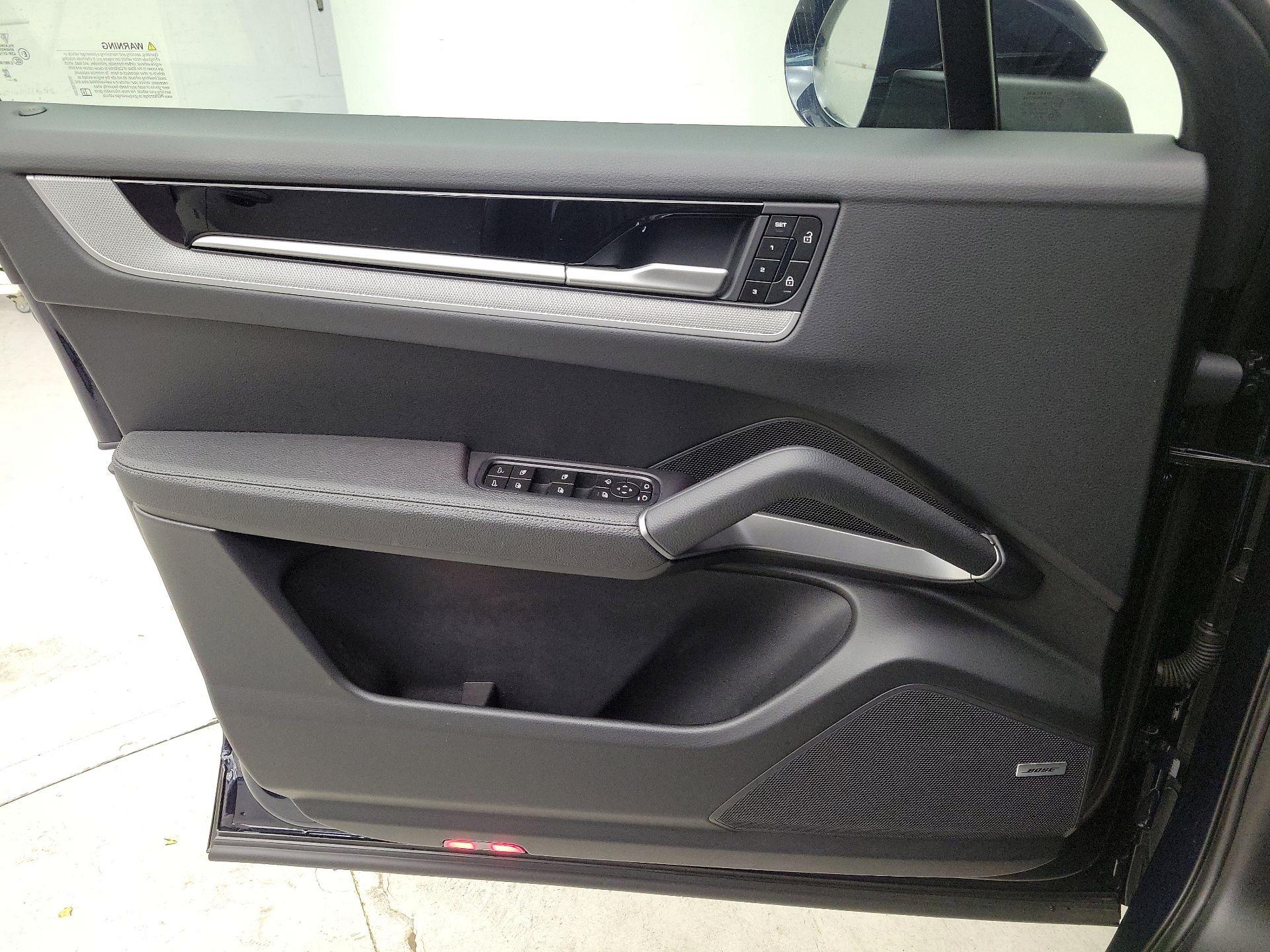 Thumbnail: 2024 Porsche Cayenne - 12