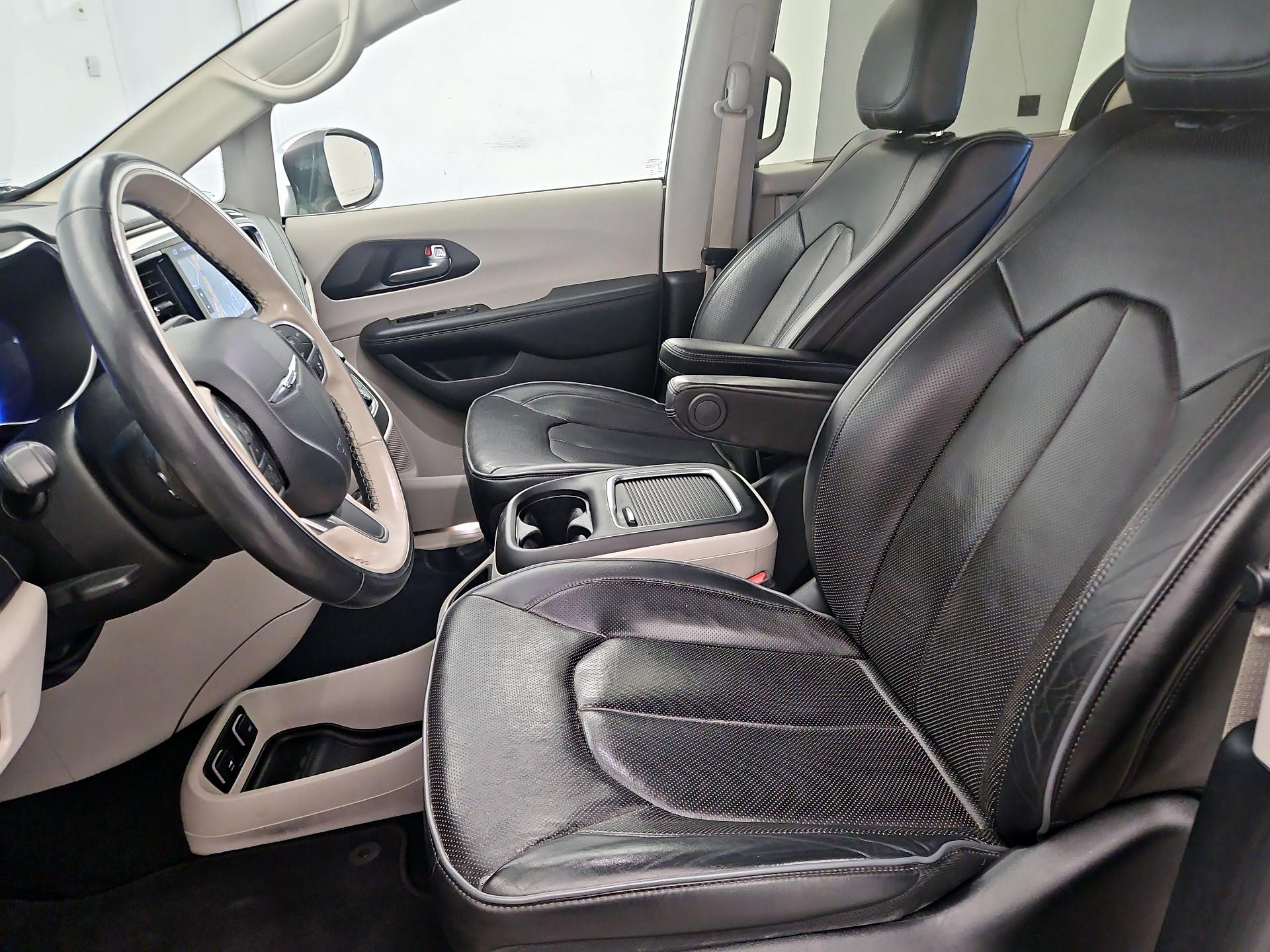 Thumbnail: 2020 Chrysler Pacifica - 11
